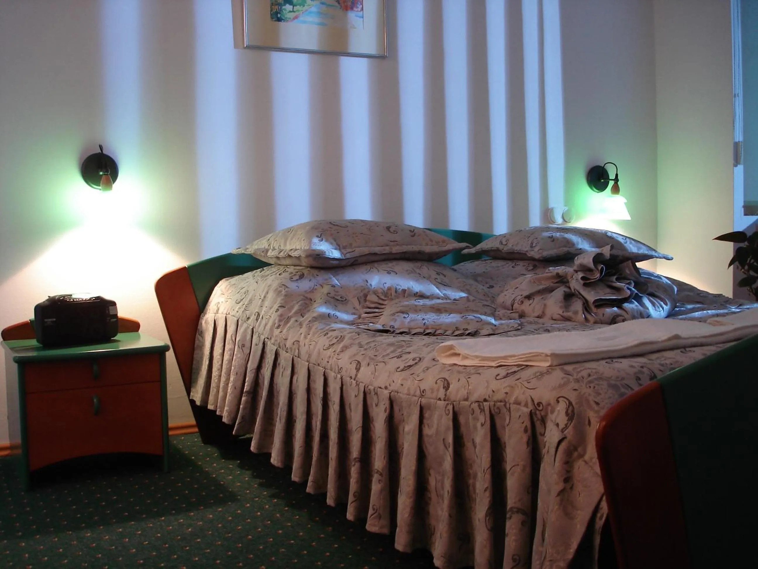 Bed in Hotel Monttis