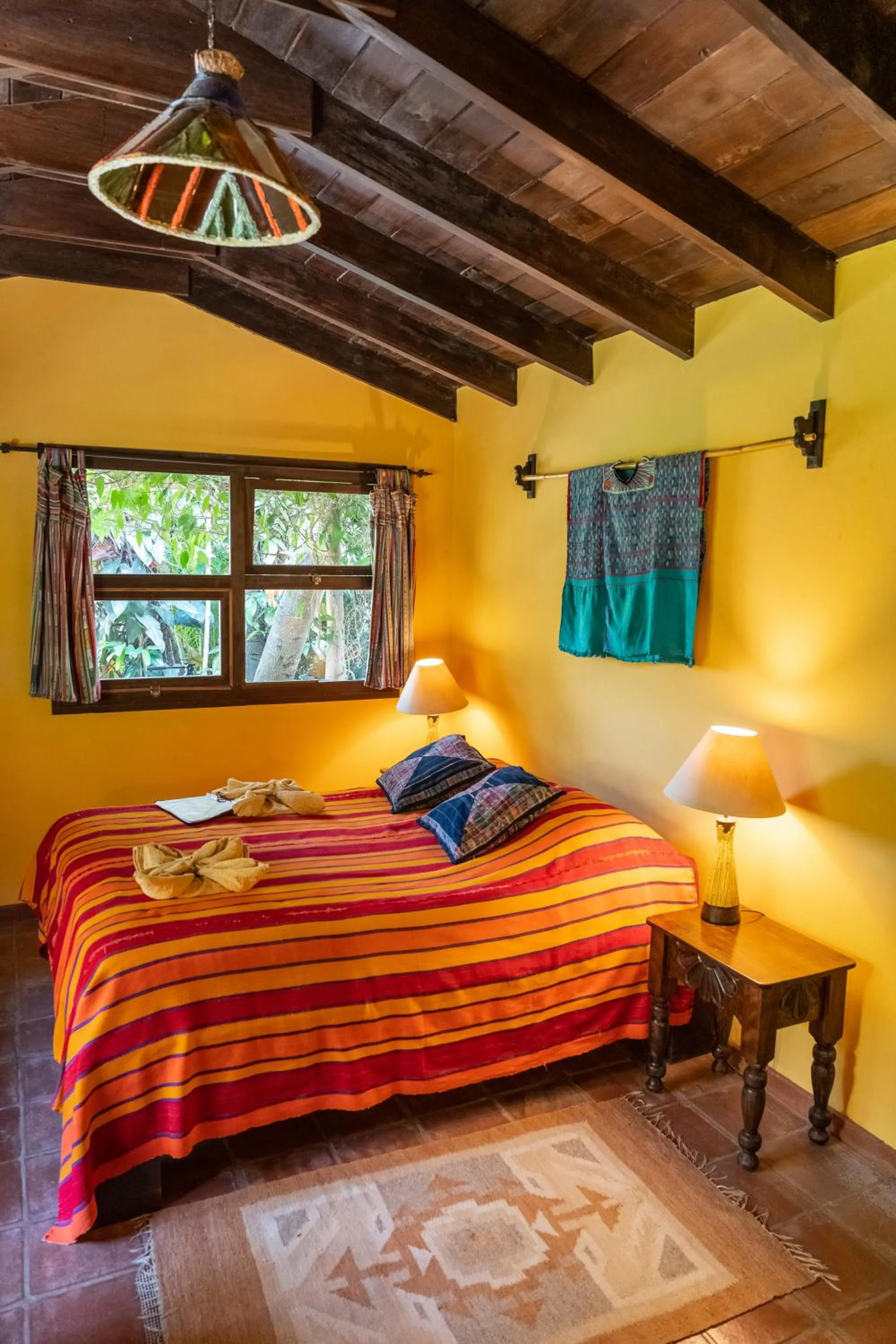 Photo of the whole room, Bed in La Iguana Perdida