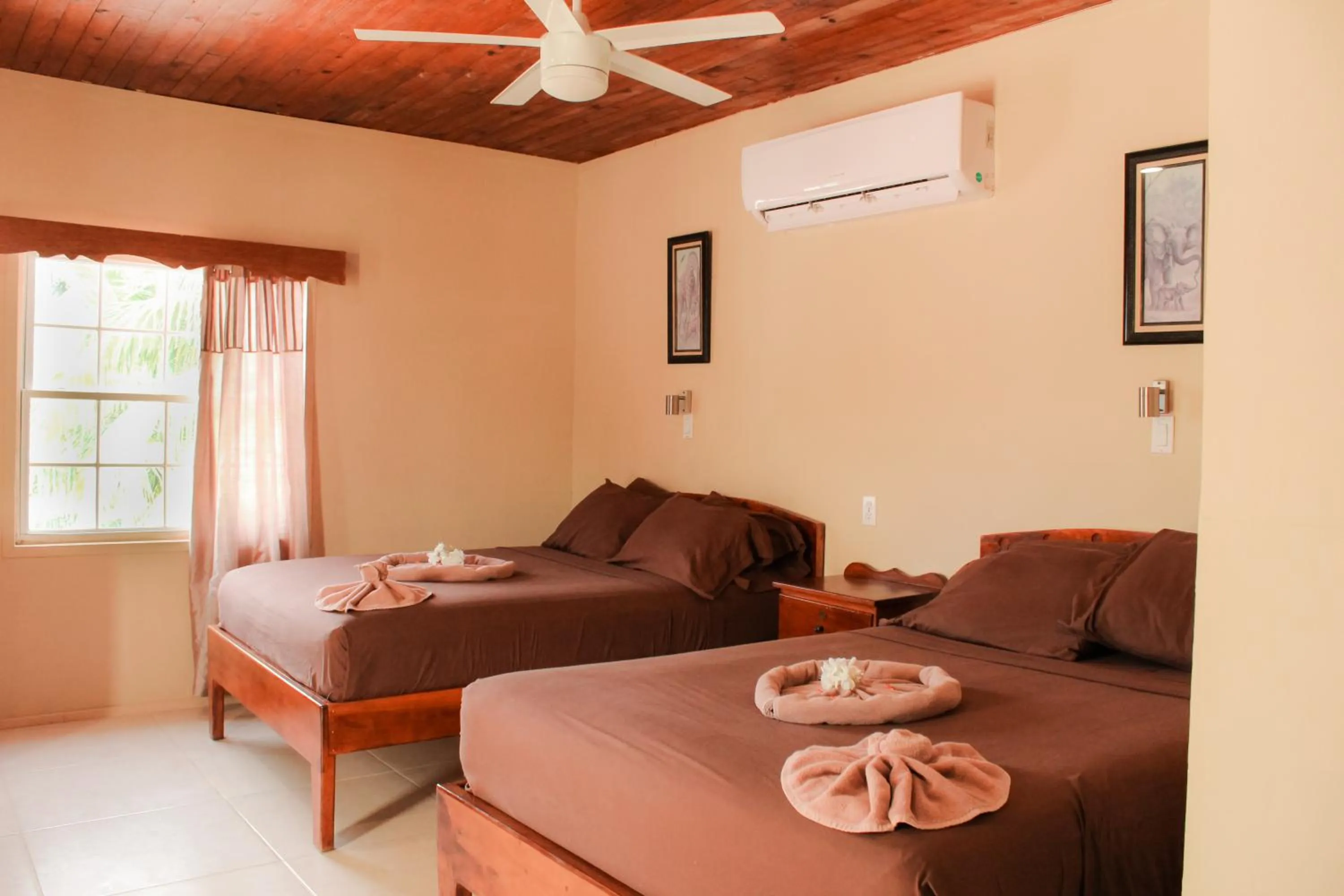 Photo of the whole room, Bed in Tropical Paradise