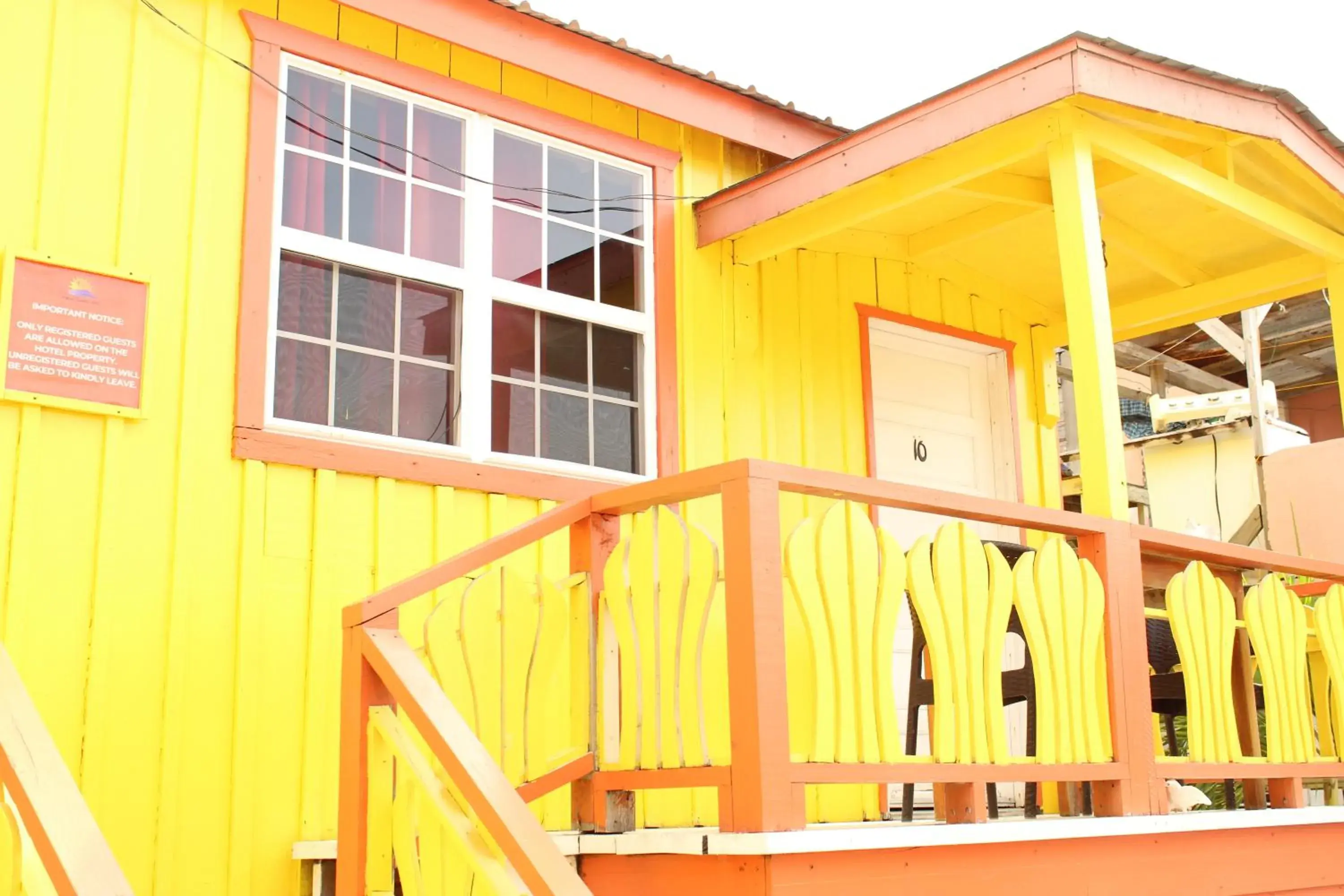 Bungalow in Tropical Paradise Bungalow in Tropical Paradise