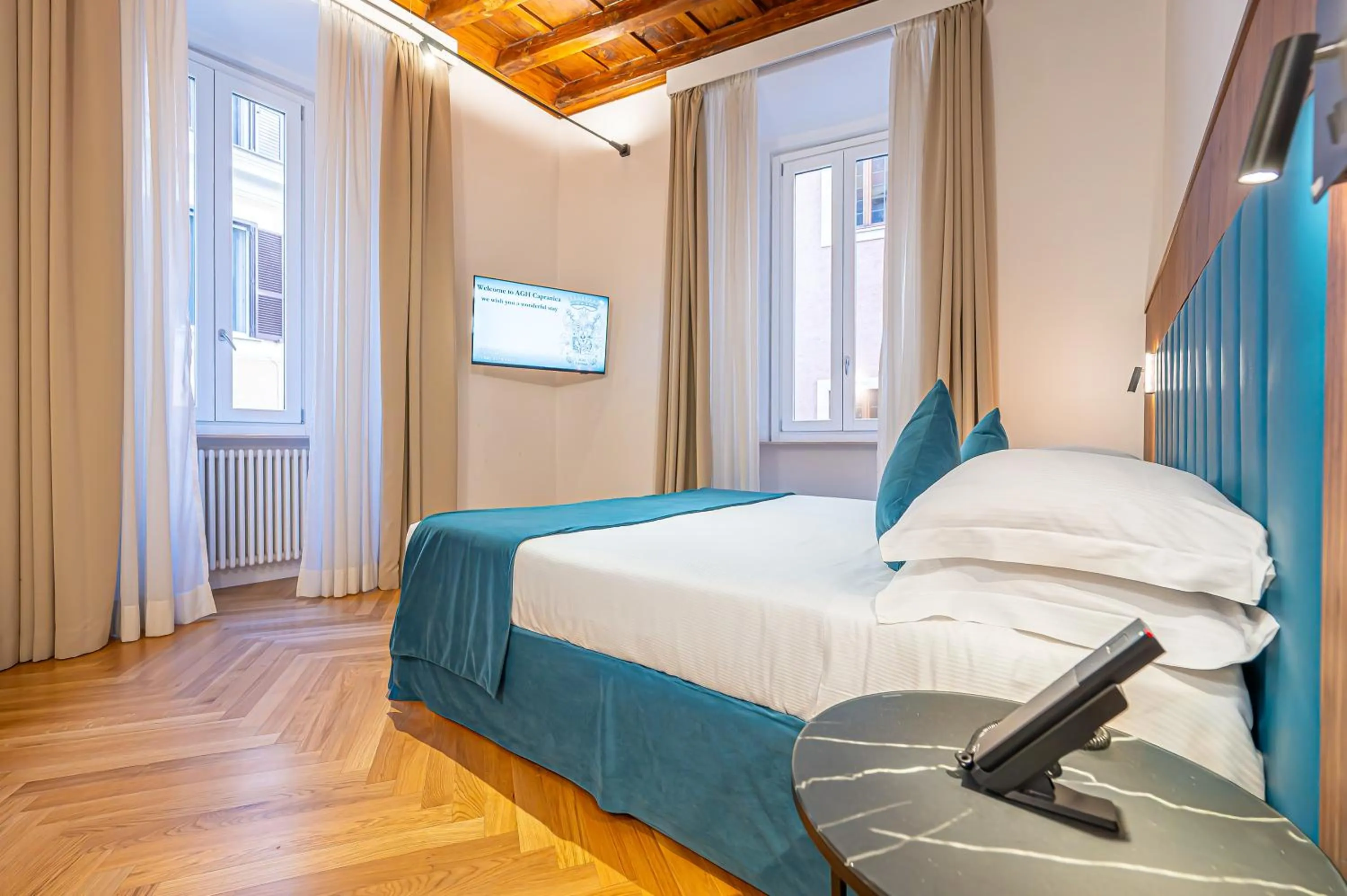 TV and multimedia, Bed in Albergo Abruzzi