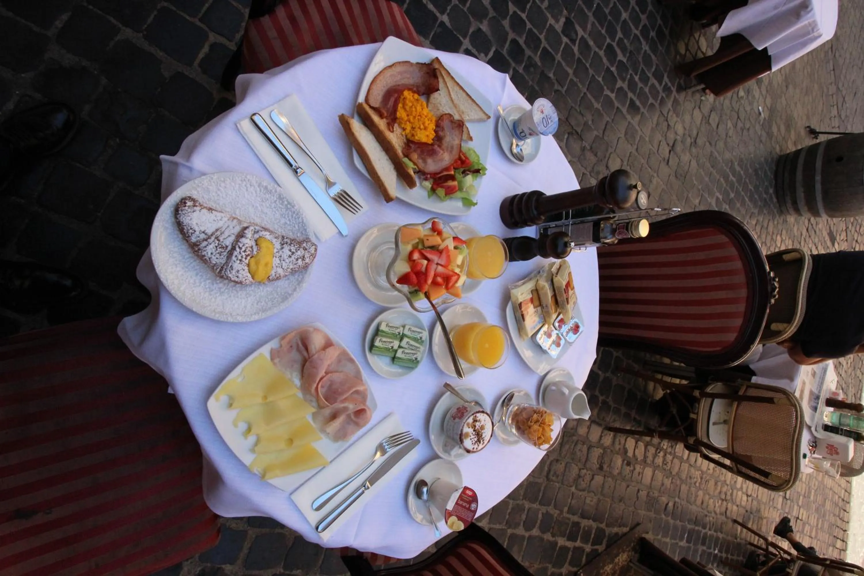 Continental breakfast in Albergo Abruzzi