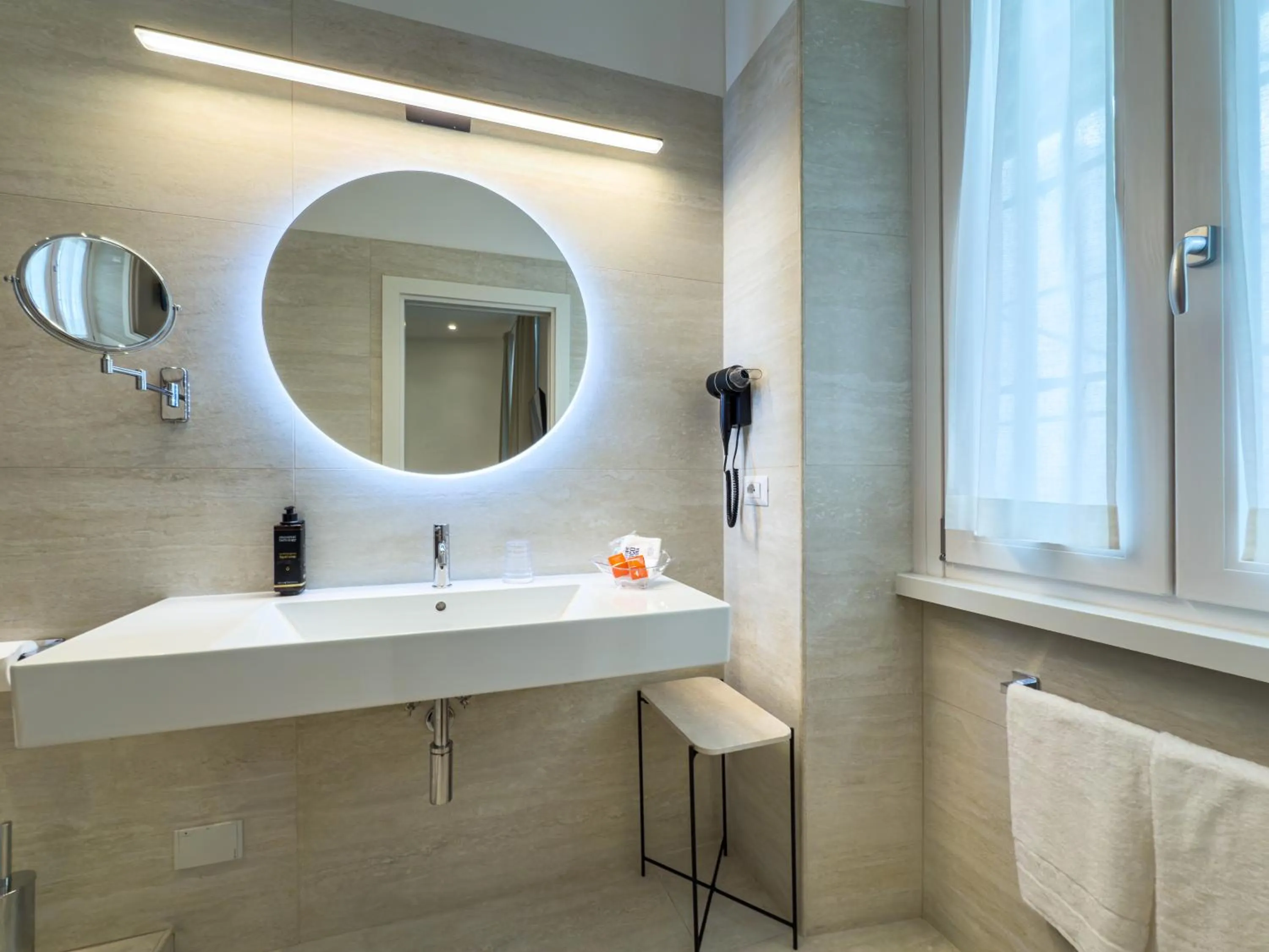 Bathroom in Albergo Abruzzi