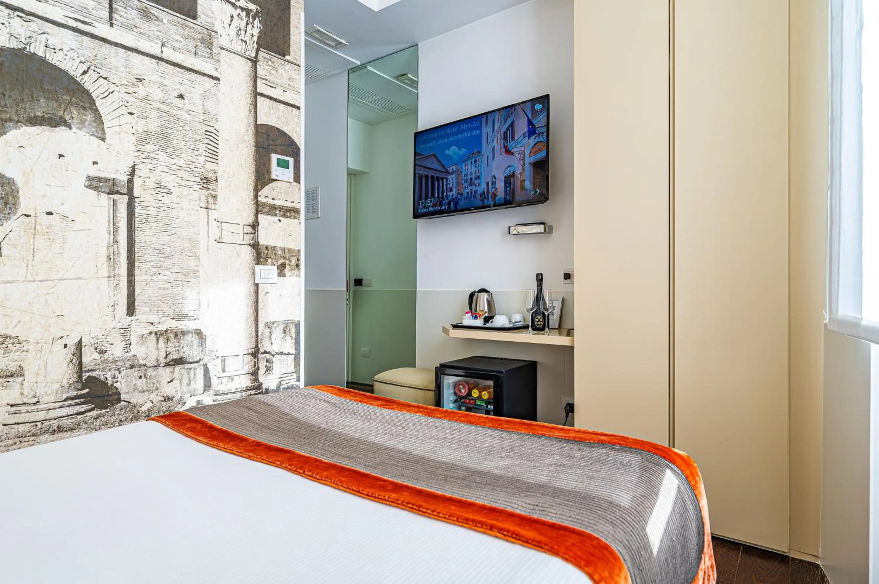 TV and multimedia, Bed in Albergo Abruzzi