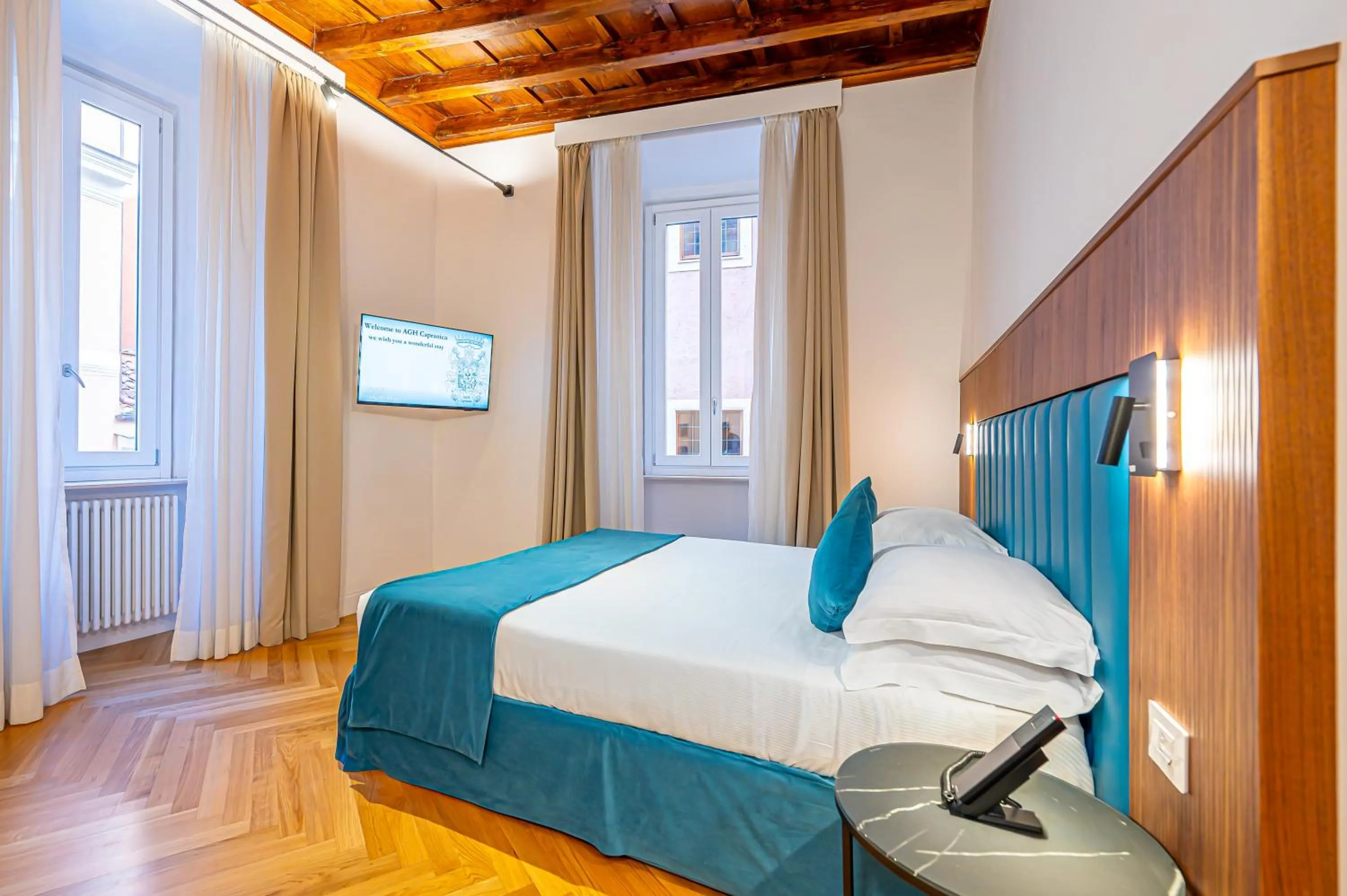 TV and multimedia, Bed in Albergo Abruzzi