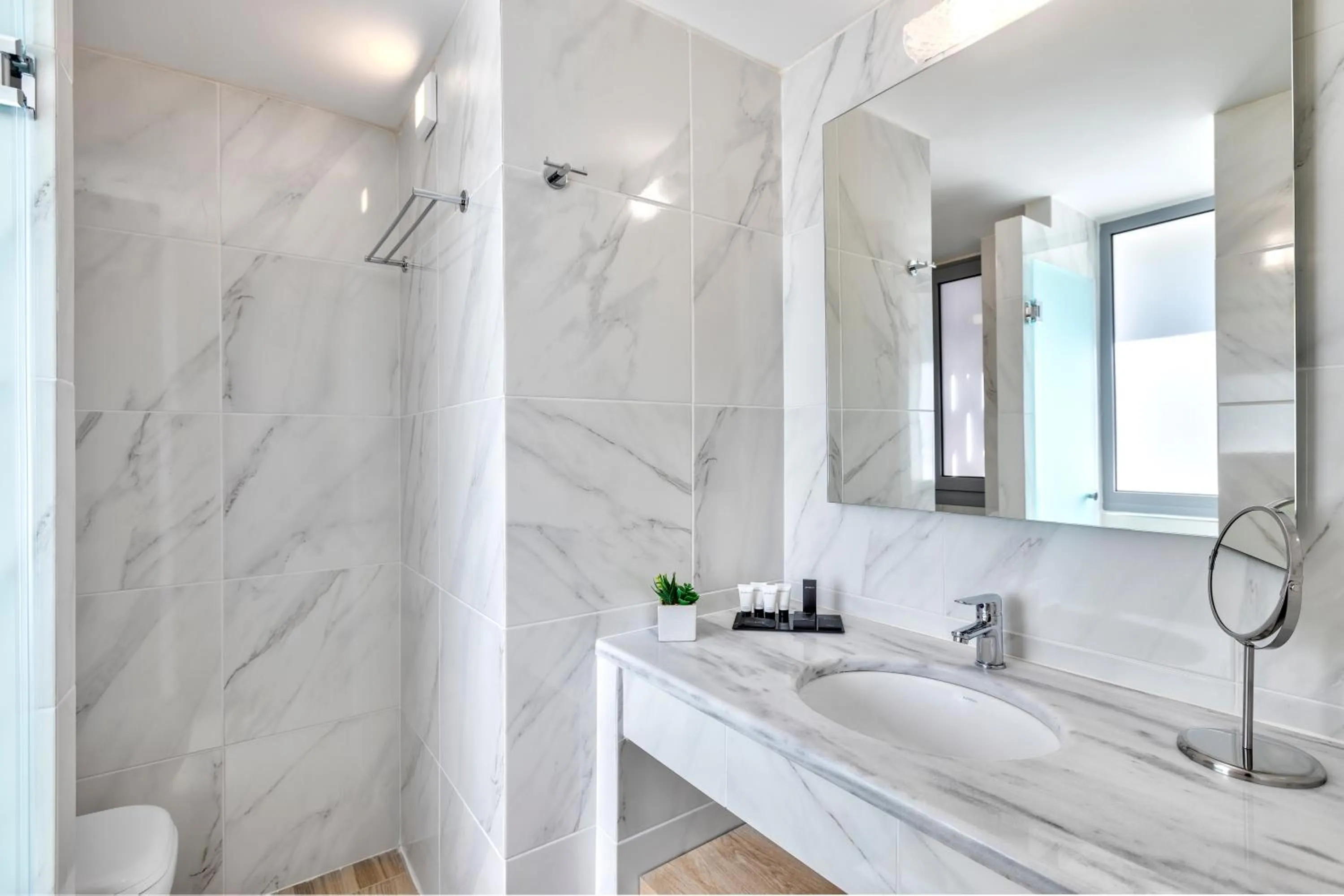 Bathroom in Acropolis City Life BH