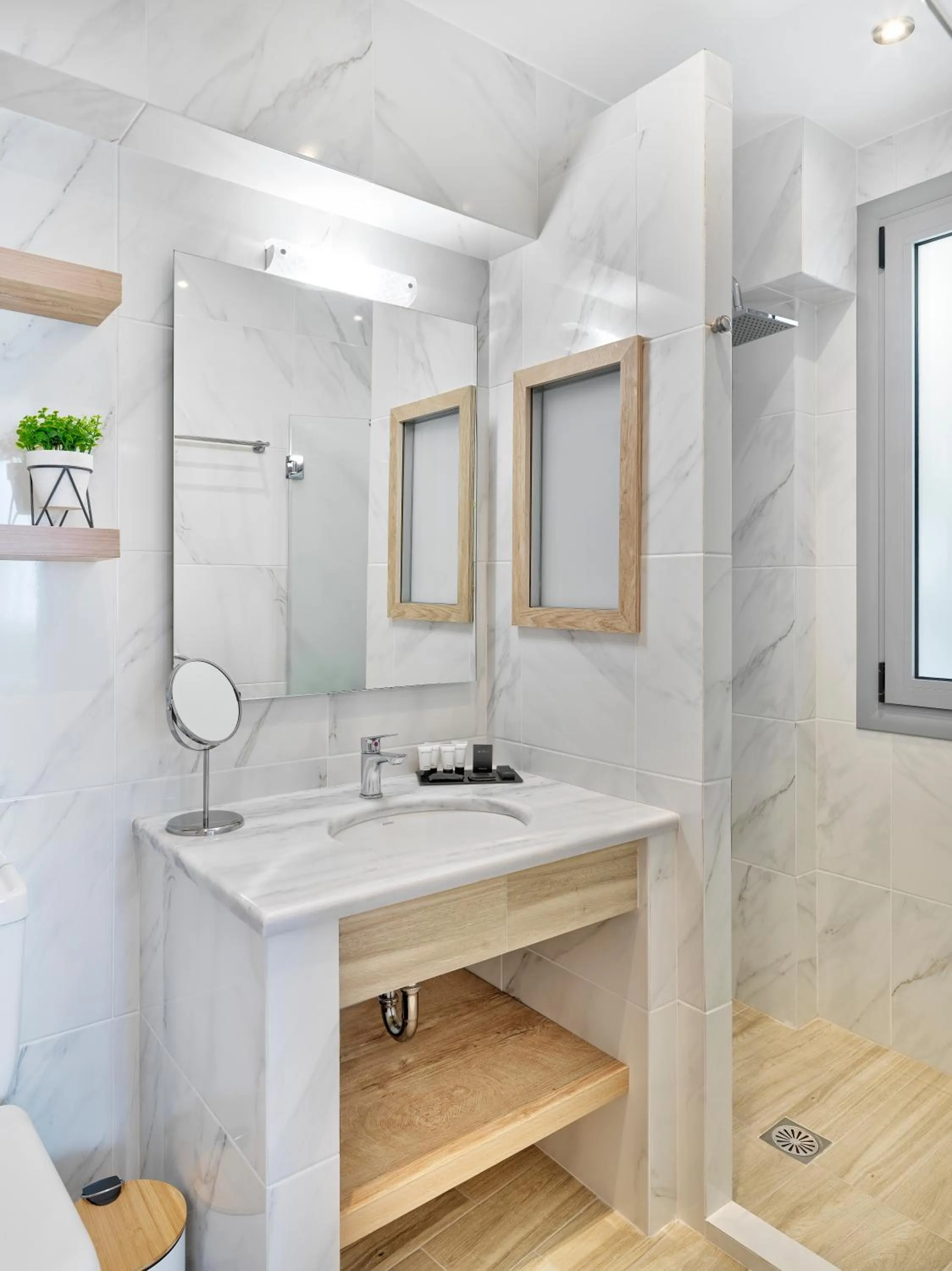 Bathroom in Acropolis City Life BH