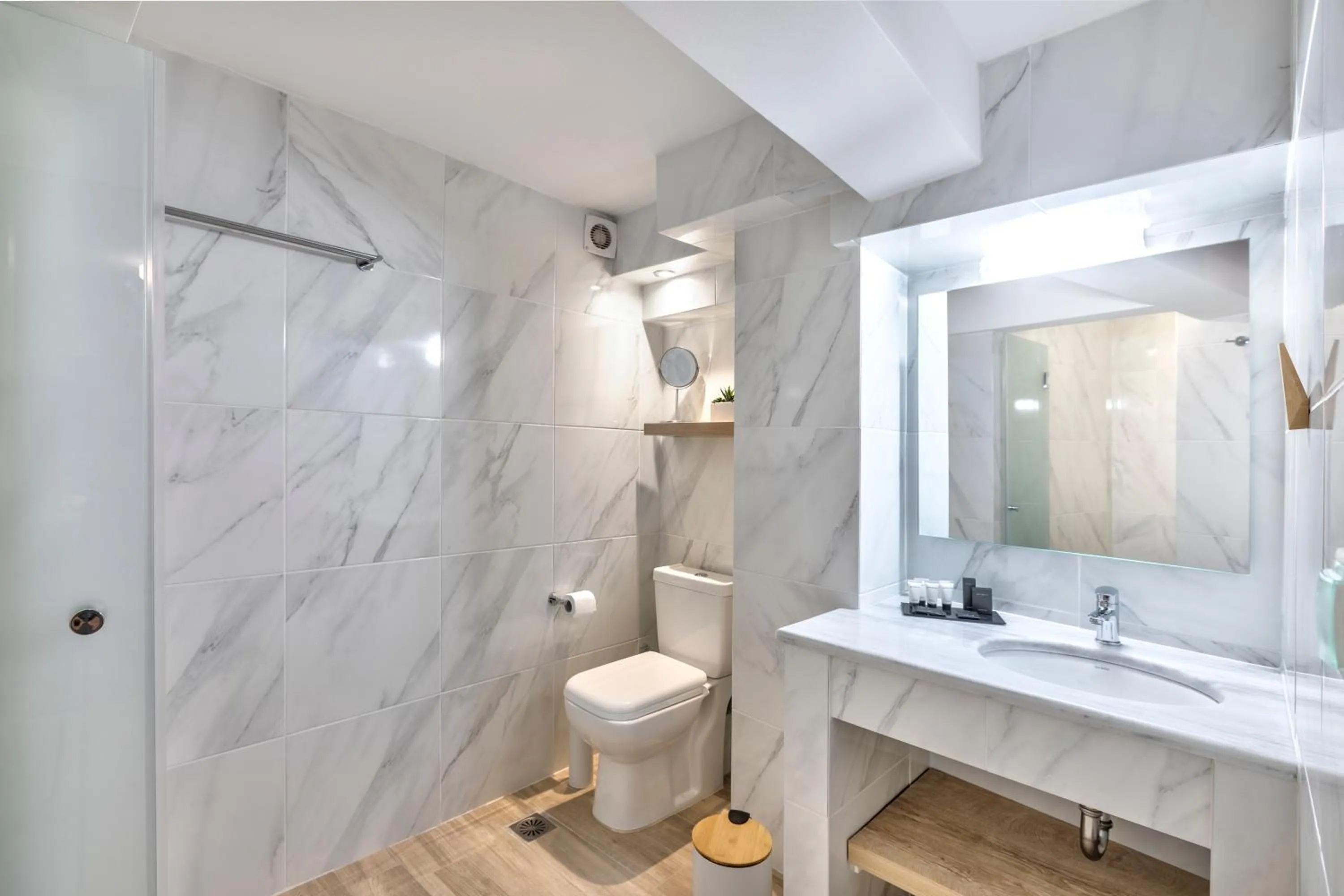 Bathroom in Acropolis City Life BH