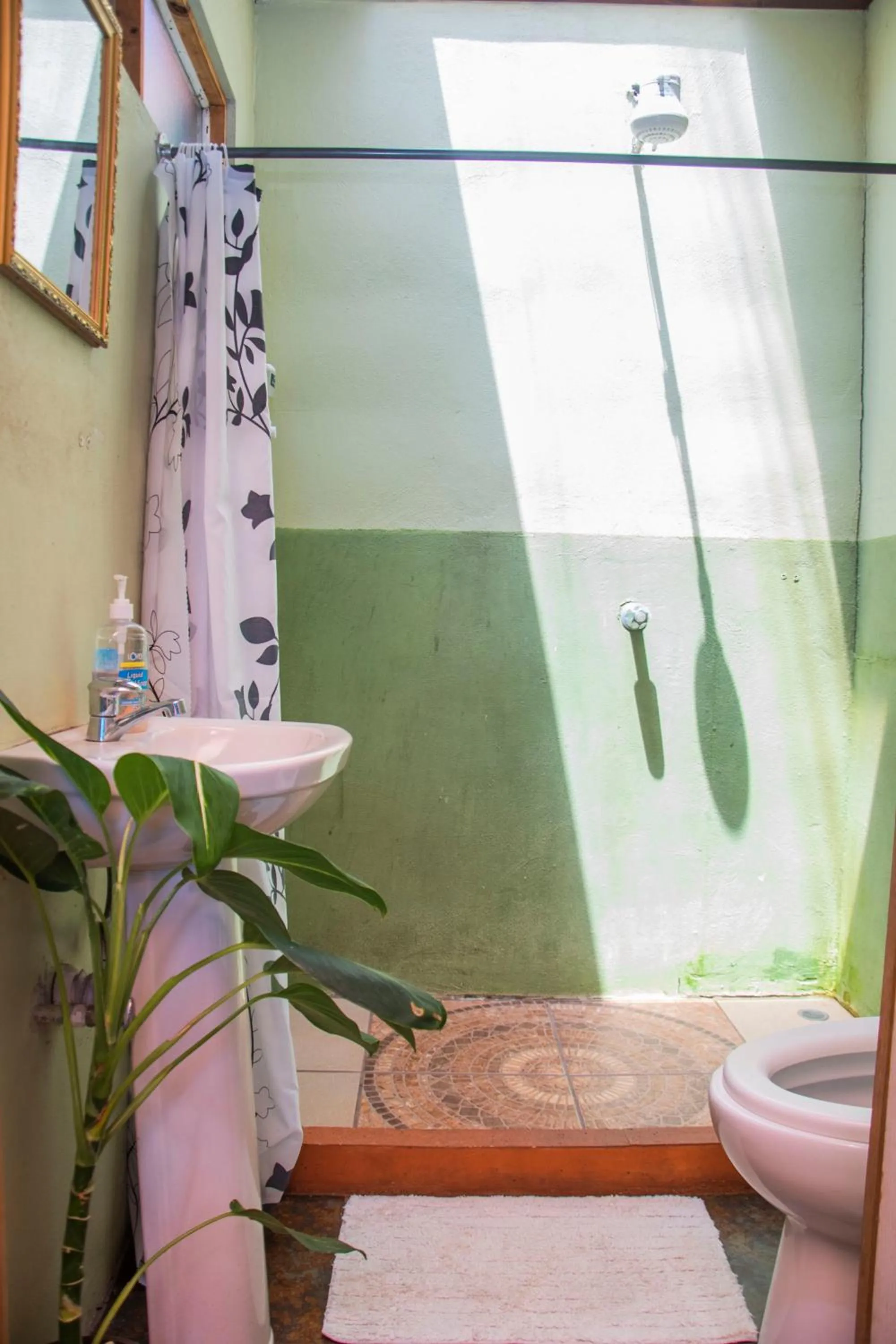 Bathroom in Gardens House, Airport Juan Santamaría, Alajuela, San José
