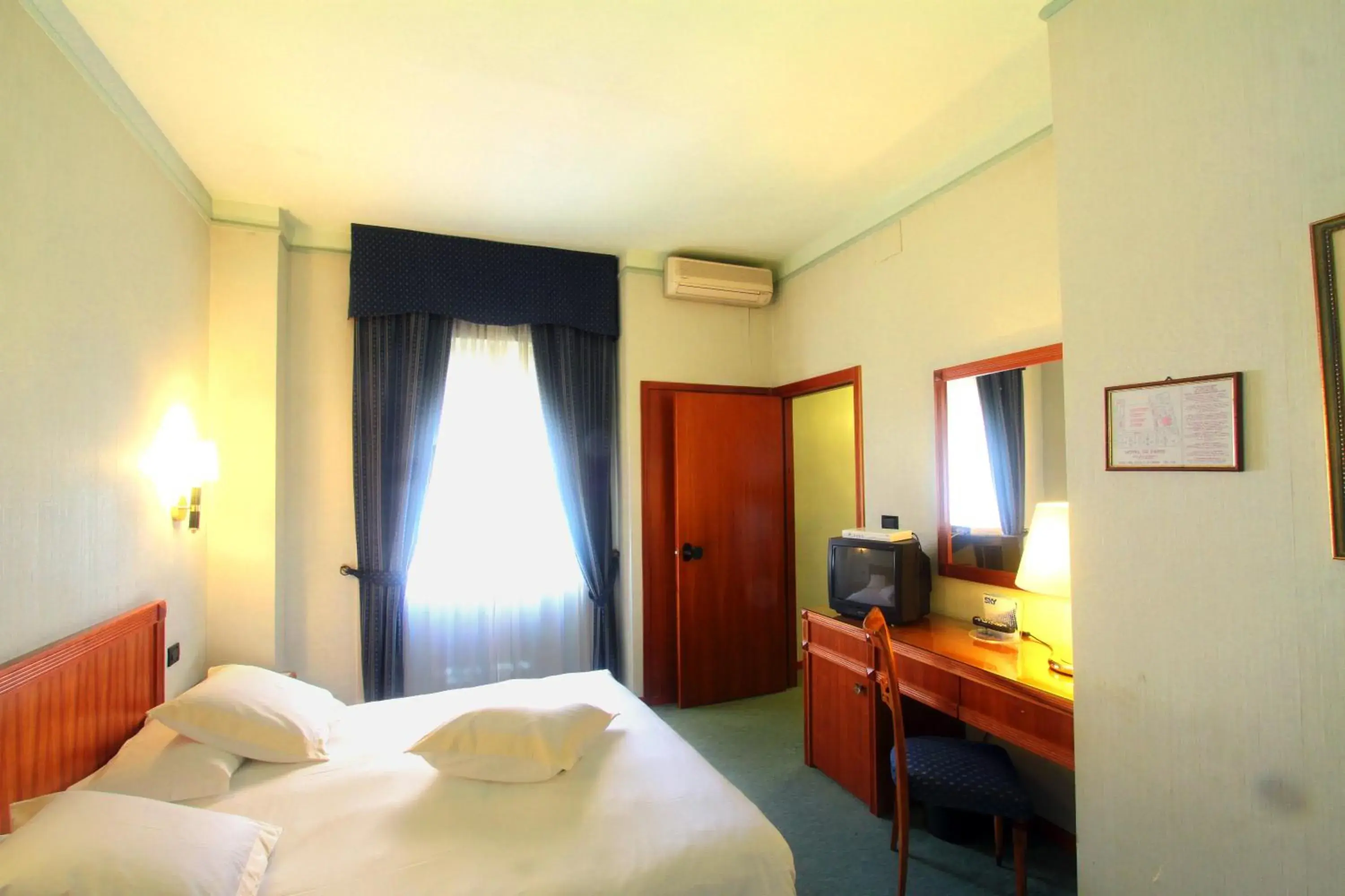 Two-Bedroom Suite in Hotel De Paris Two-Bedroom Suite in Hotel De Paris