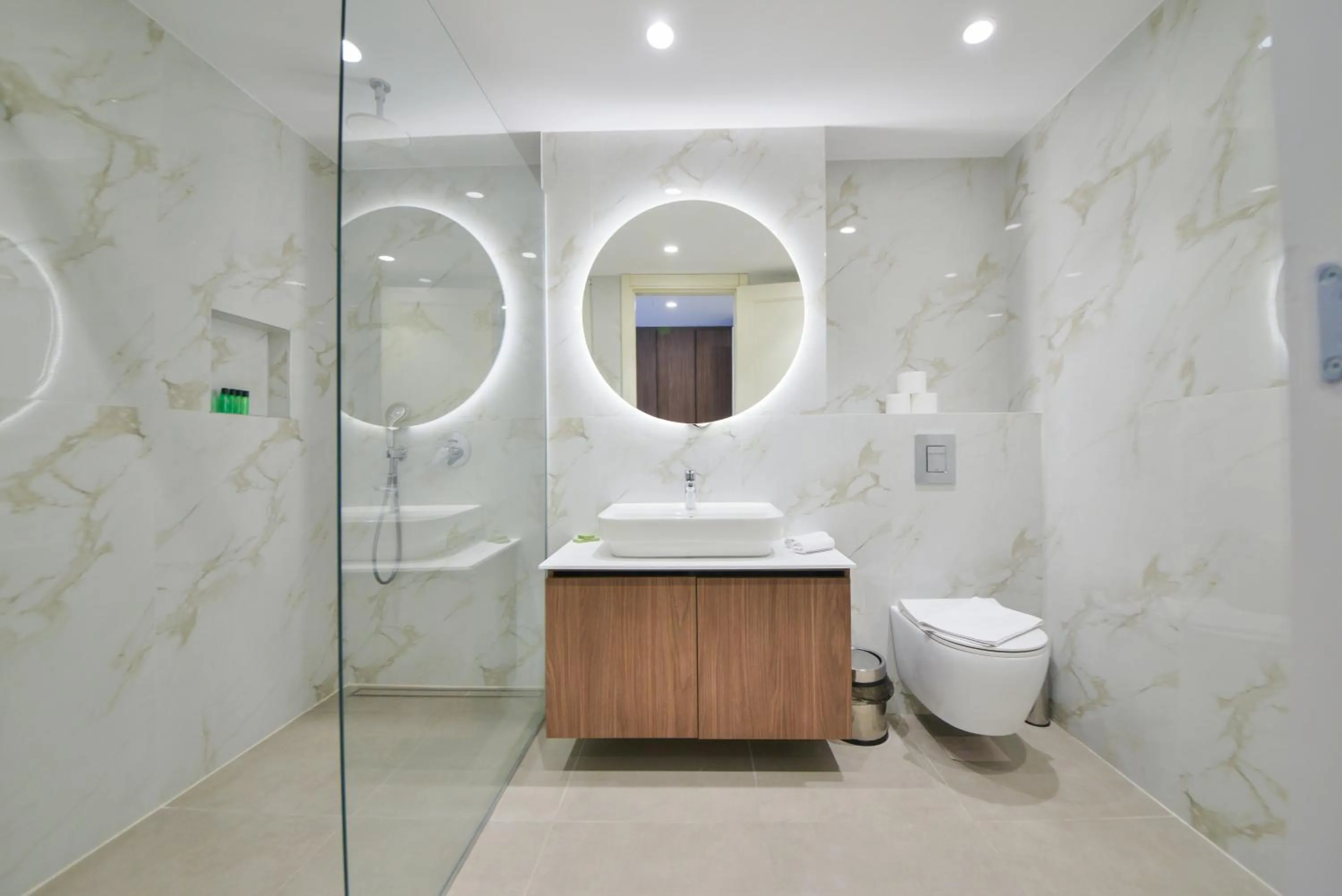 Shower in Hotel Riva