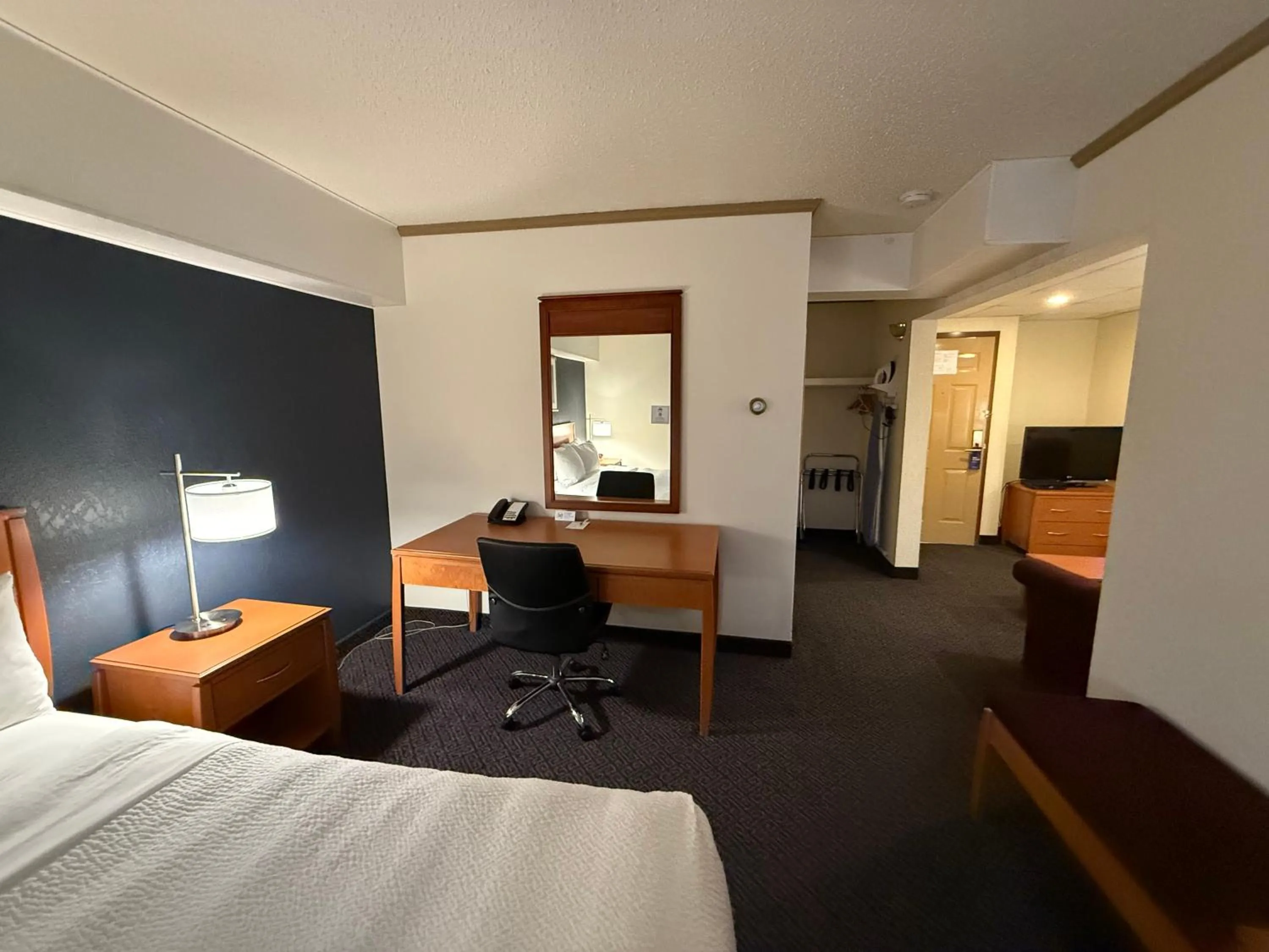 Bed in Days Inn by Wyndham Drayton Valley