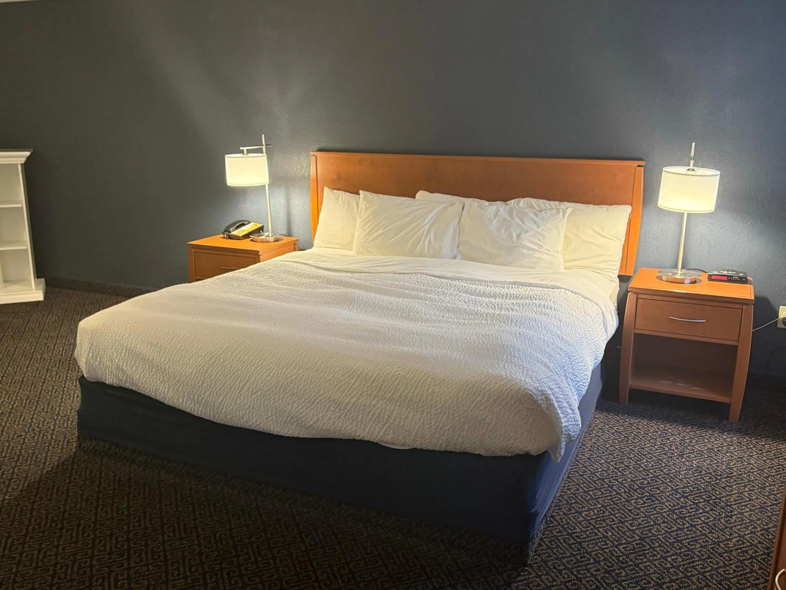 Bed in Days Inn by Wyndham Drayton Valley