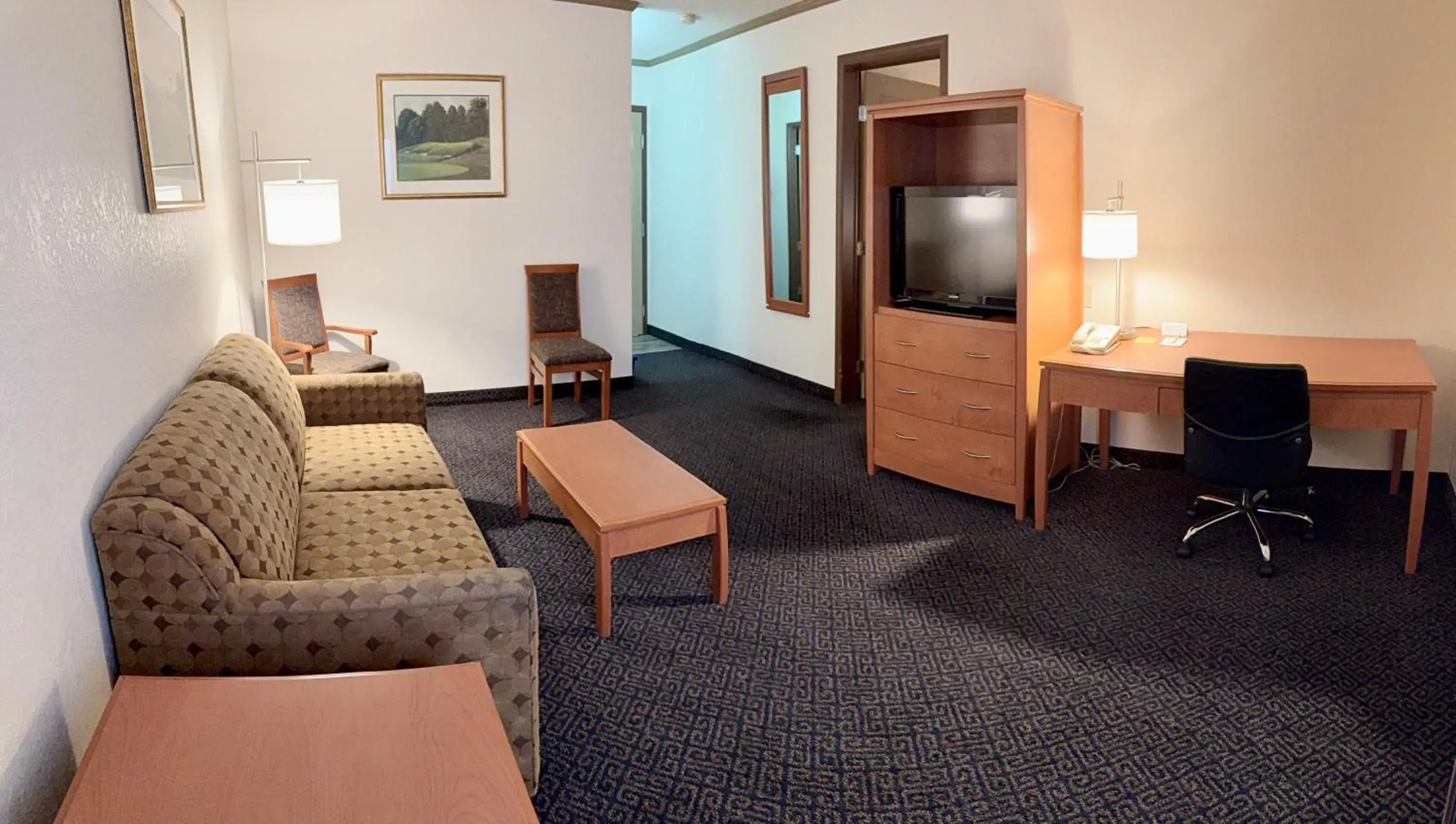 King One-Bedroom Suite, Non-Smoking in Days Inn by Wyndham Drayton Valley King One-Bedroom Suite, Non-Smoking in Days Inn by Wyndham Drayton Valley