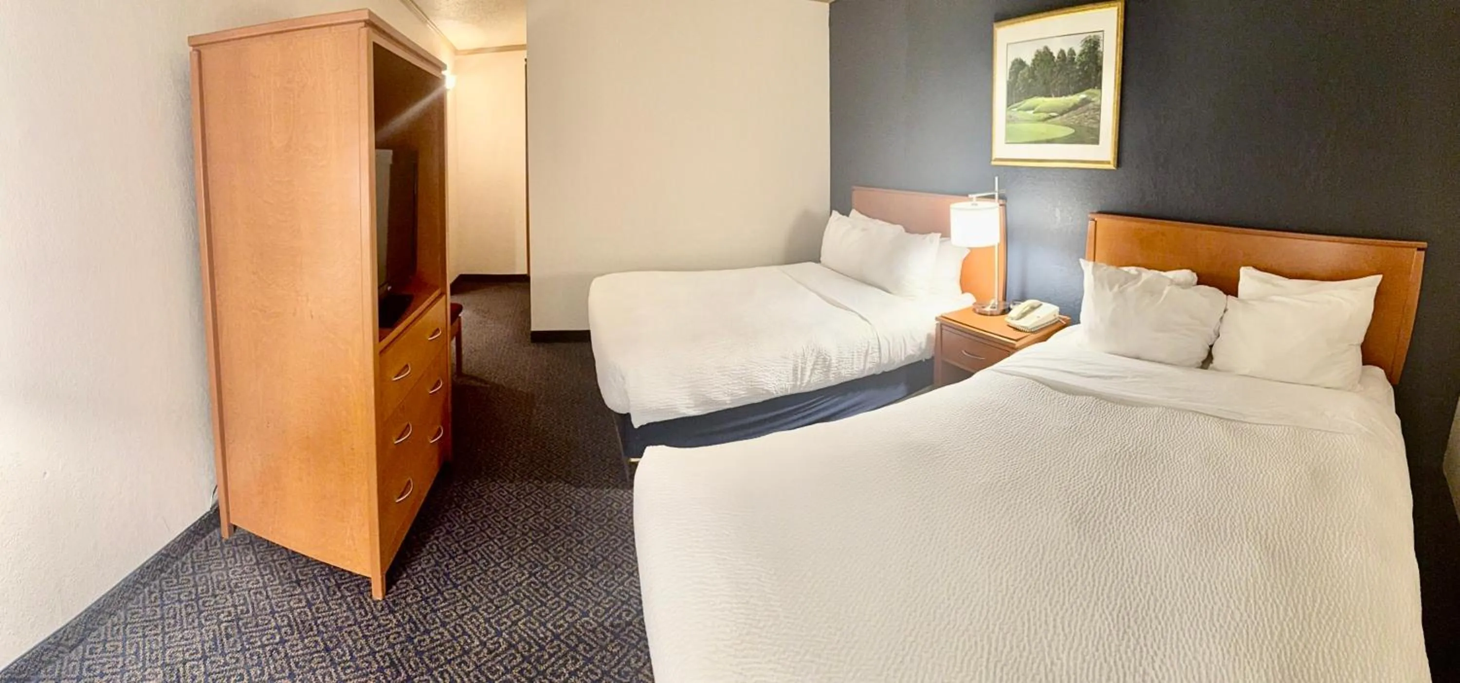 Bed in Days Inn by Wyndham Drayton Valley