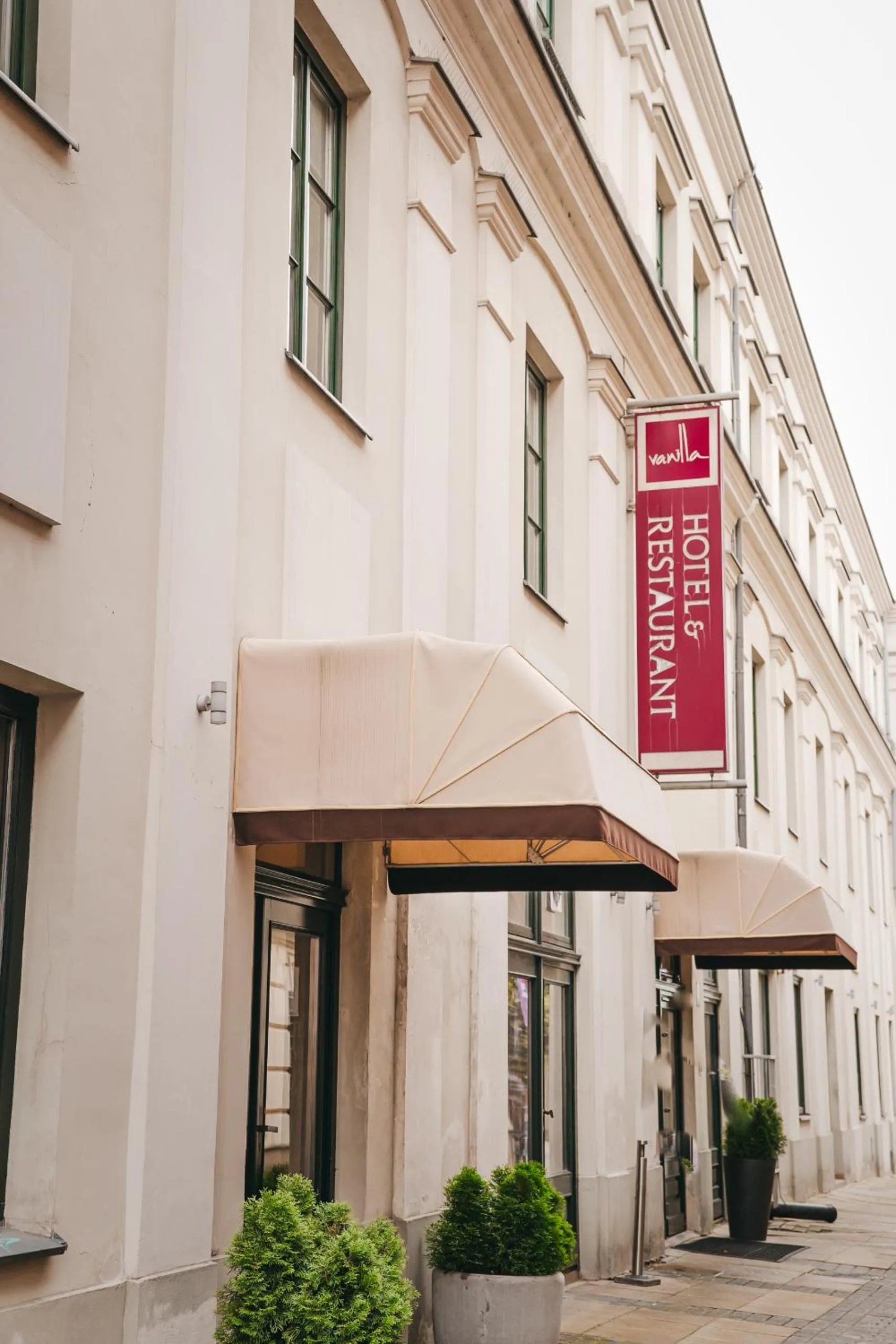 Facade/entrance in Vanilla Hotel