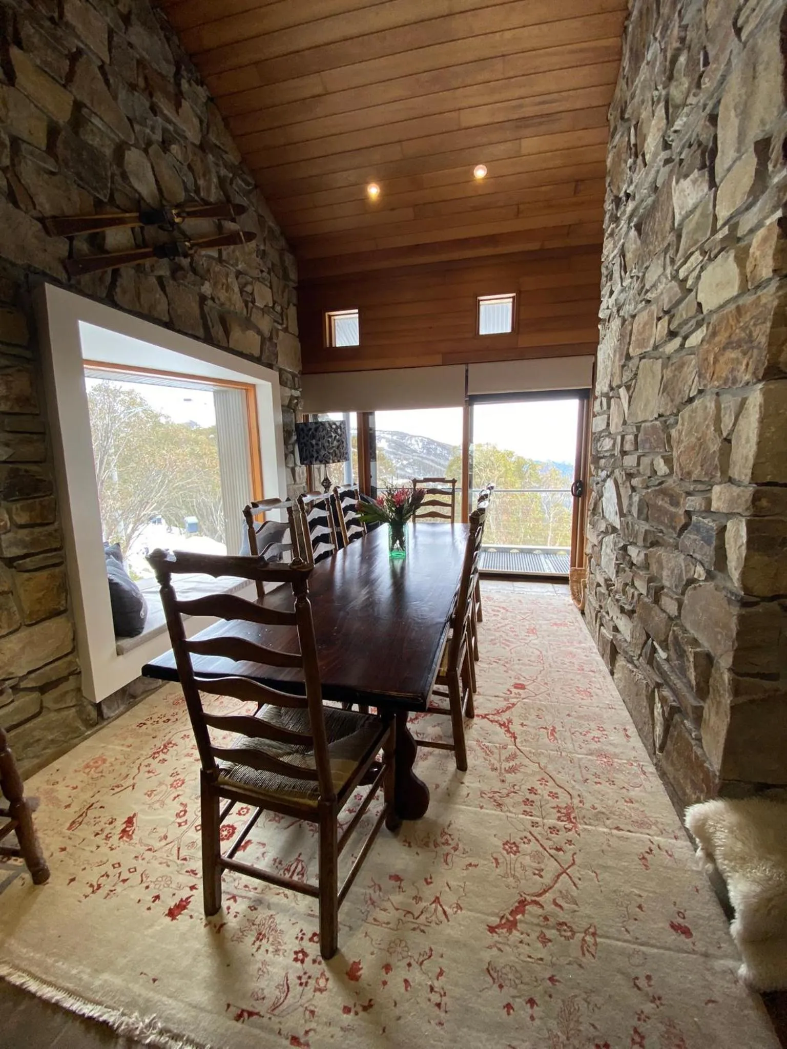 Dining area in Alpine Woodsmoke Apartments