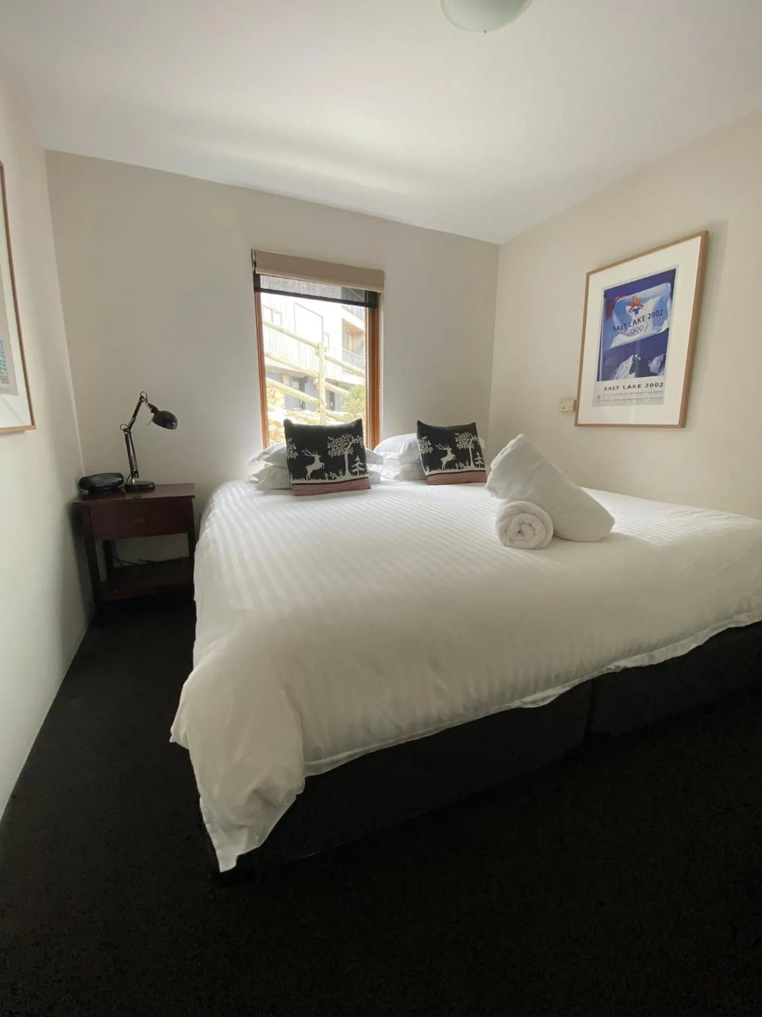 Bedroom in Alpine Woodsmoke Apartments