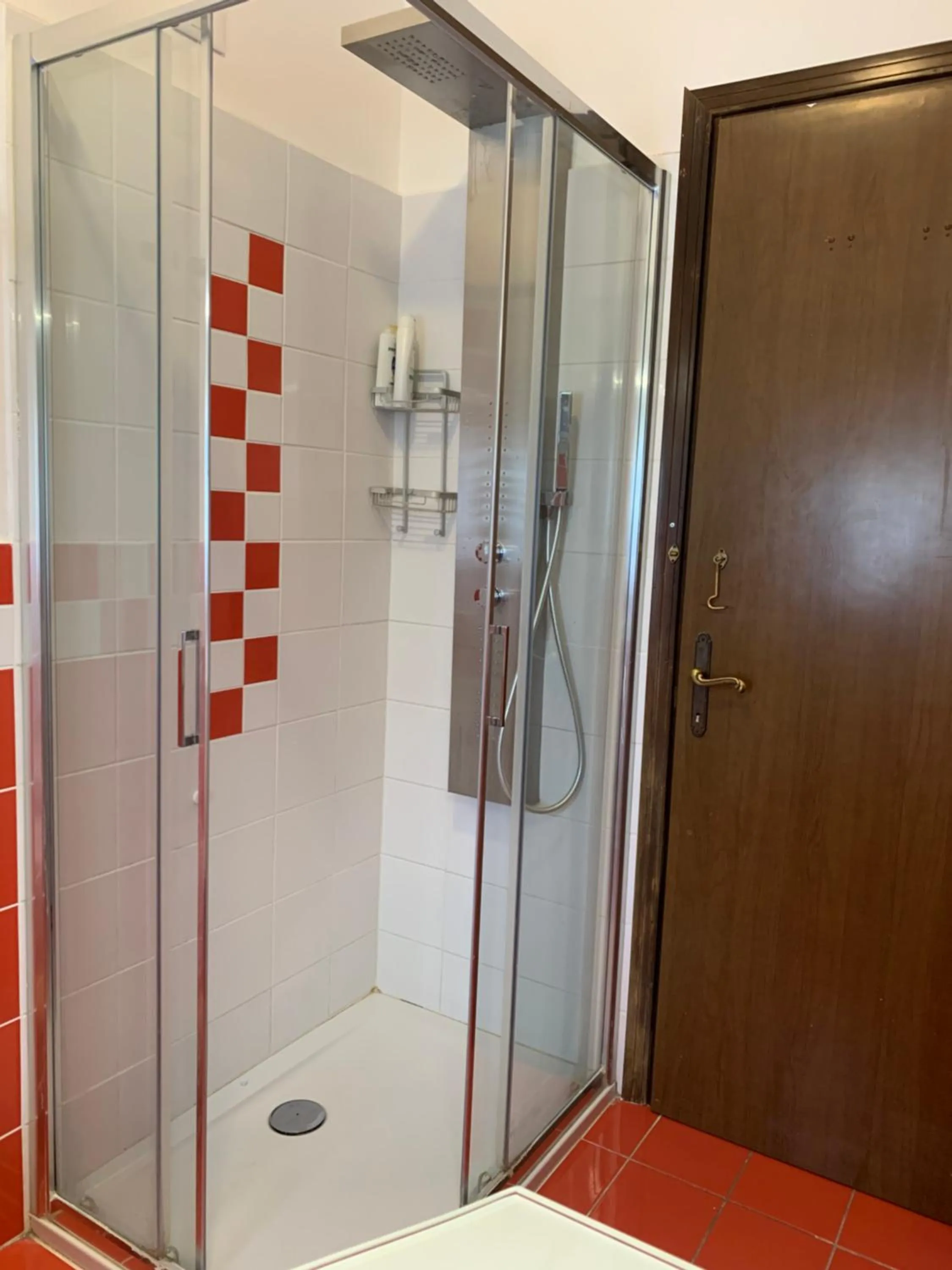 Shower in Venice Day Apartment