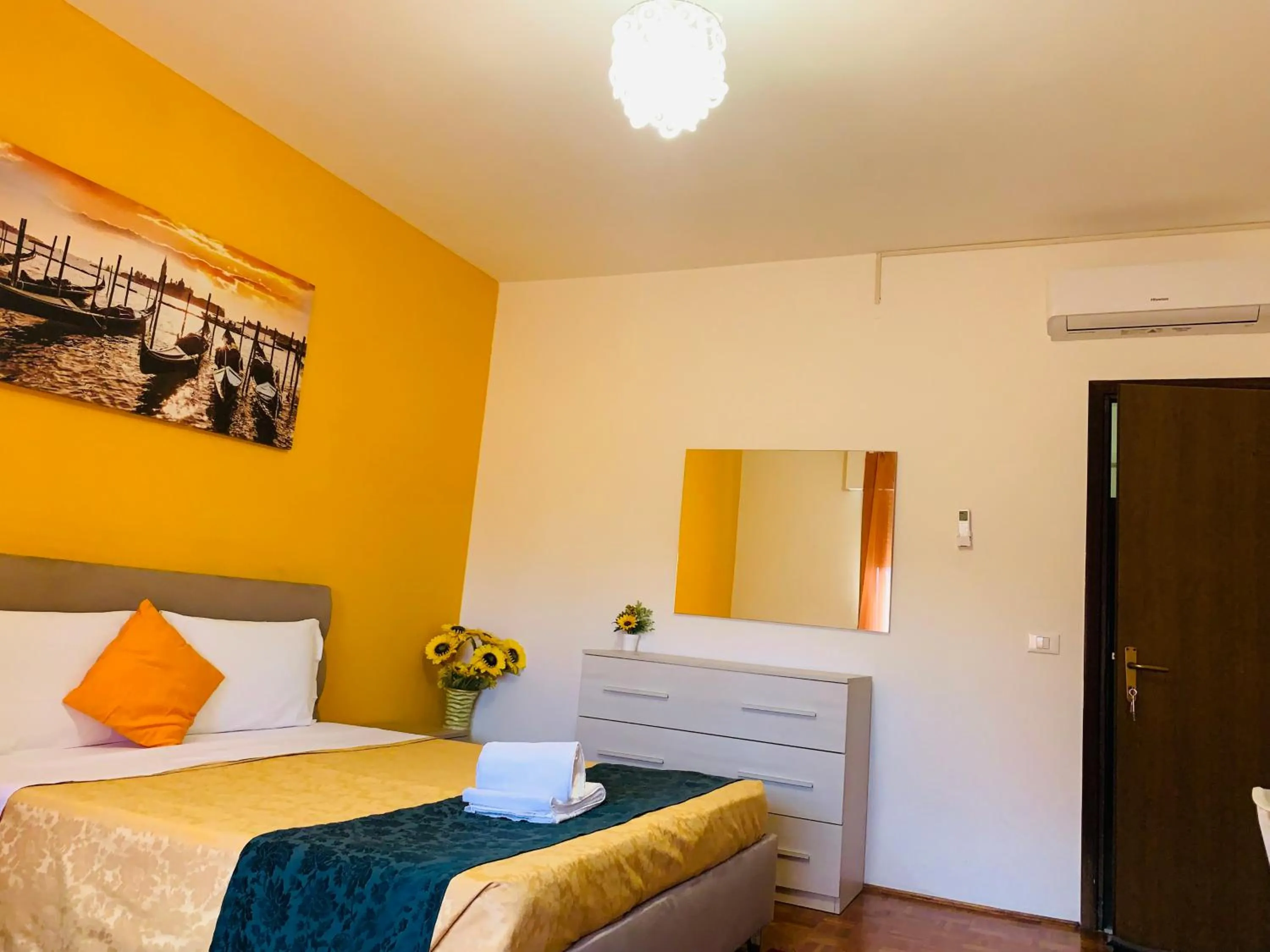 Bed in Venice Day Apartment