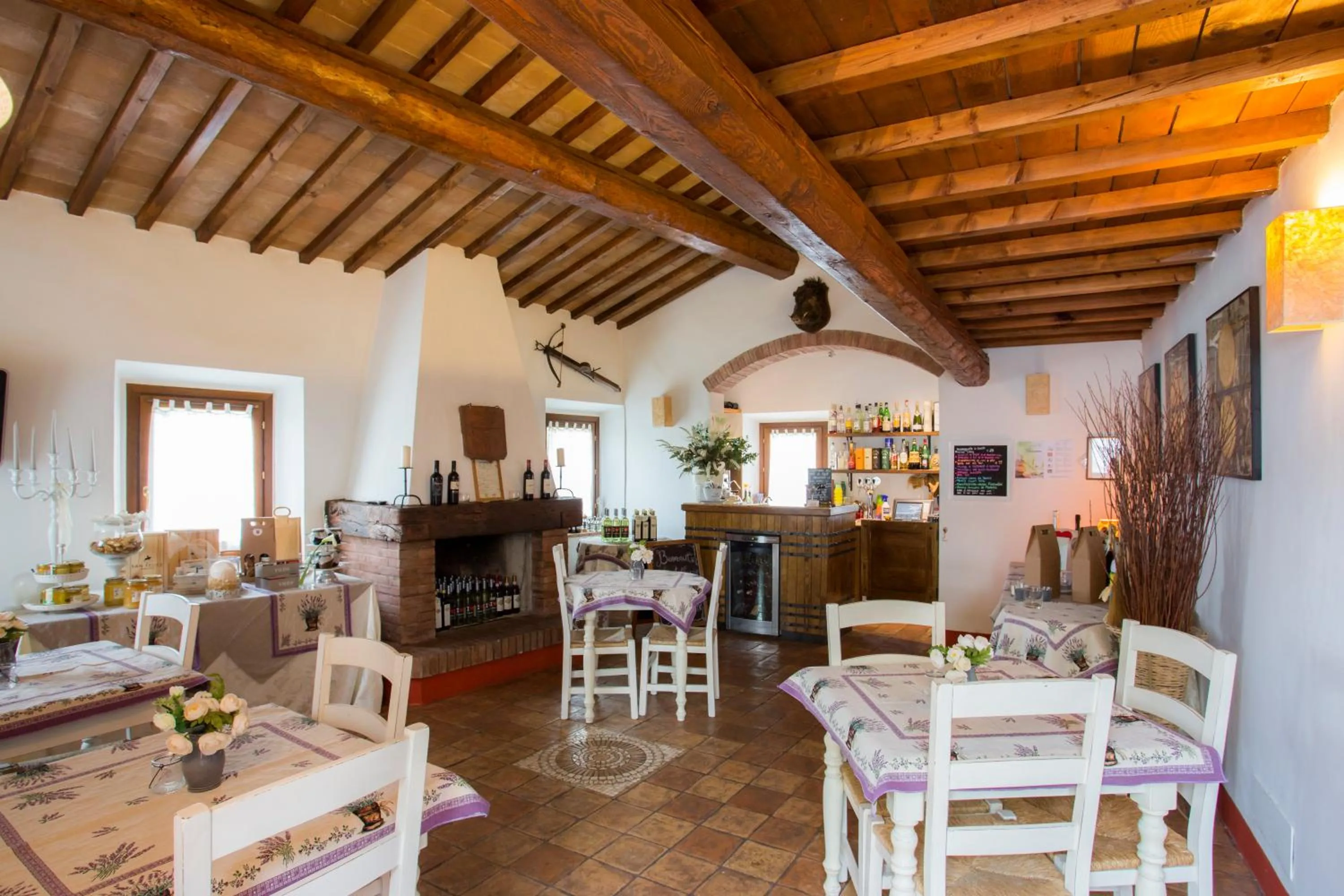 Lounge or bar in Il Castelluccio Country Resort Restaurant & SPA