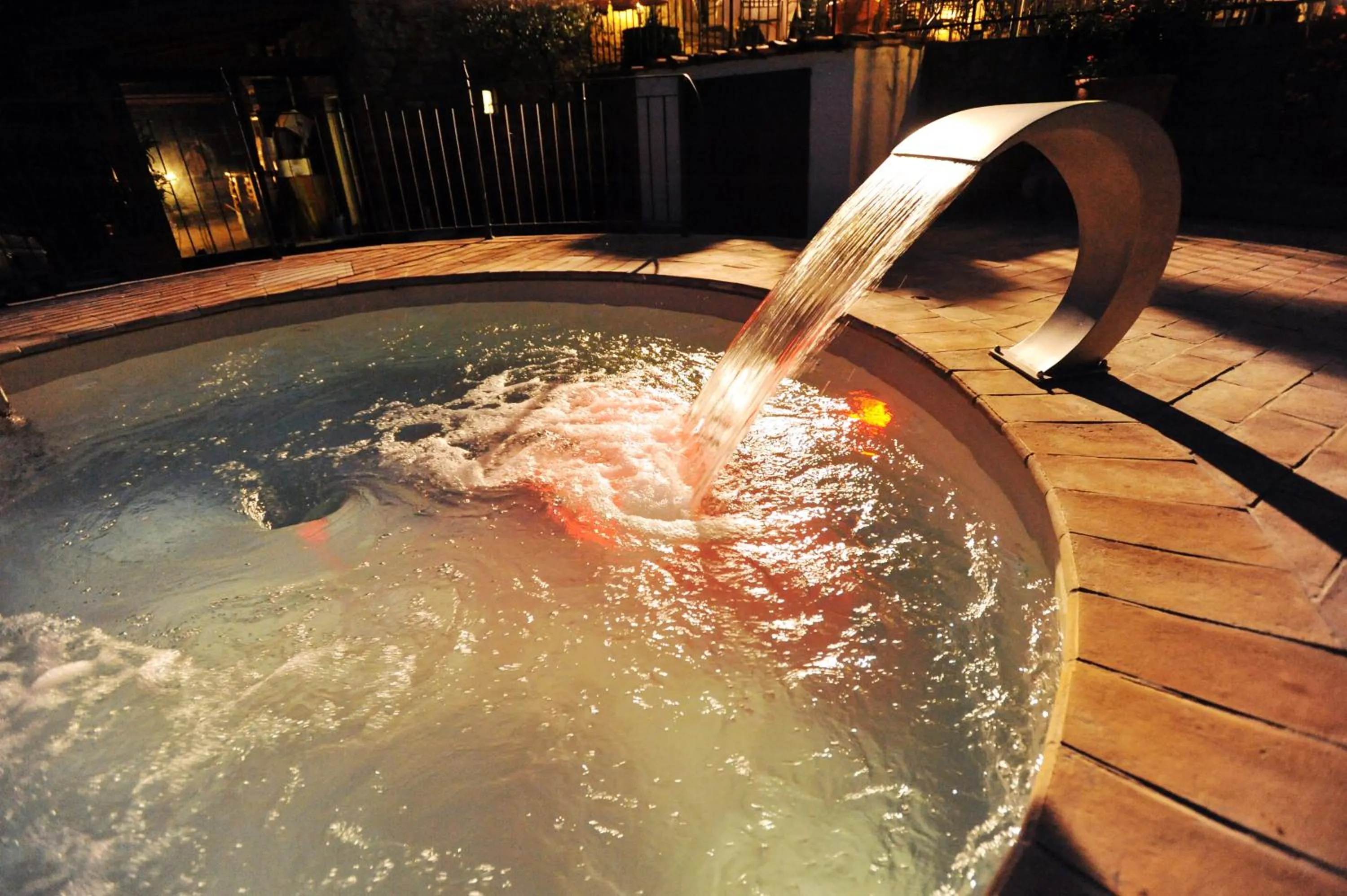 Hot Tub in Il Castelluccio Country Resort Restaurant & SPA