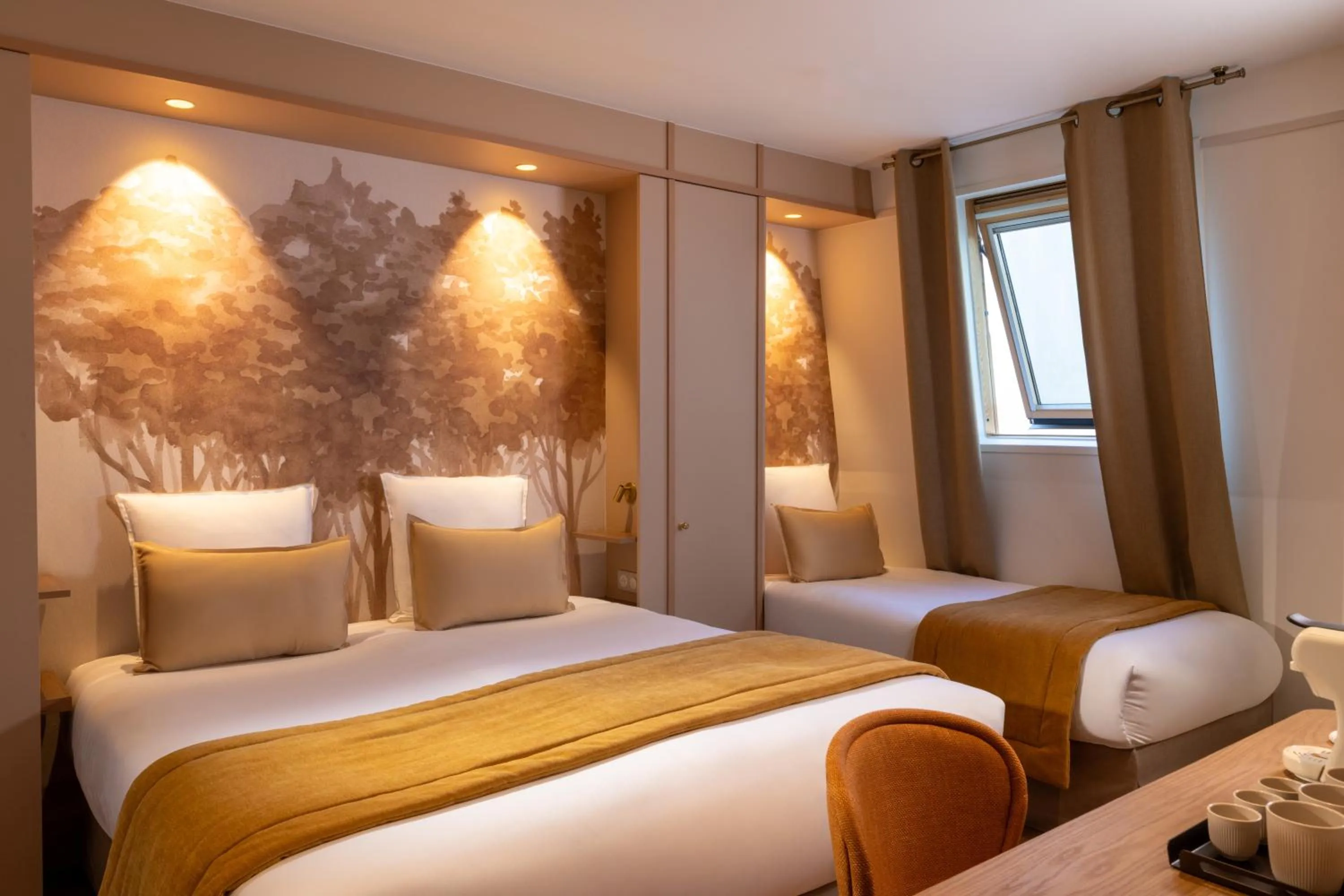 Bed in Hôtel Le Cardinal