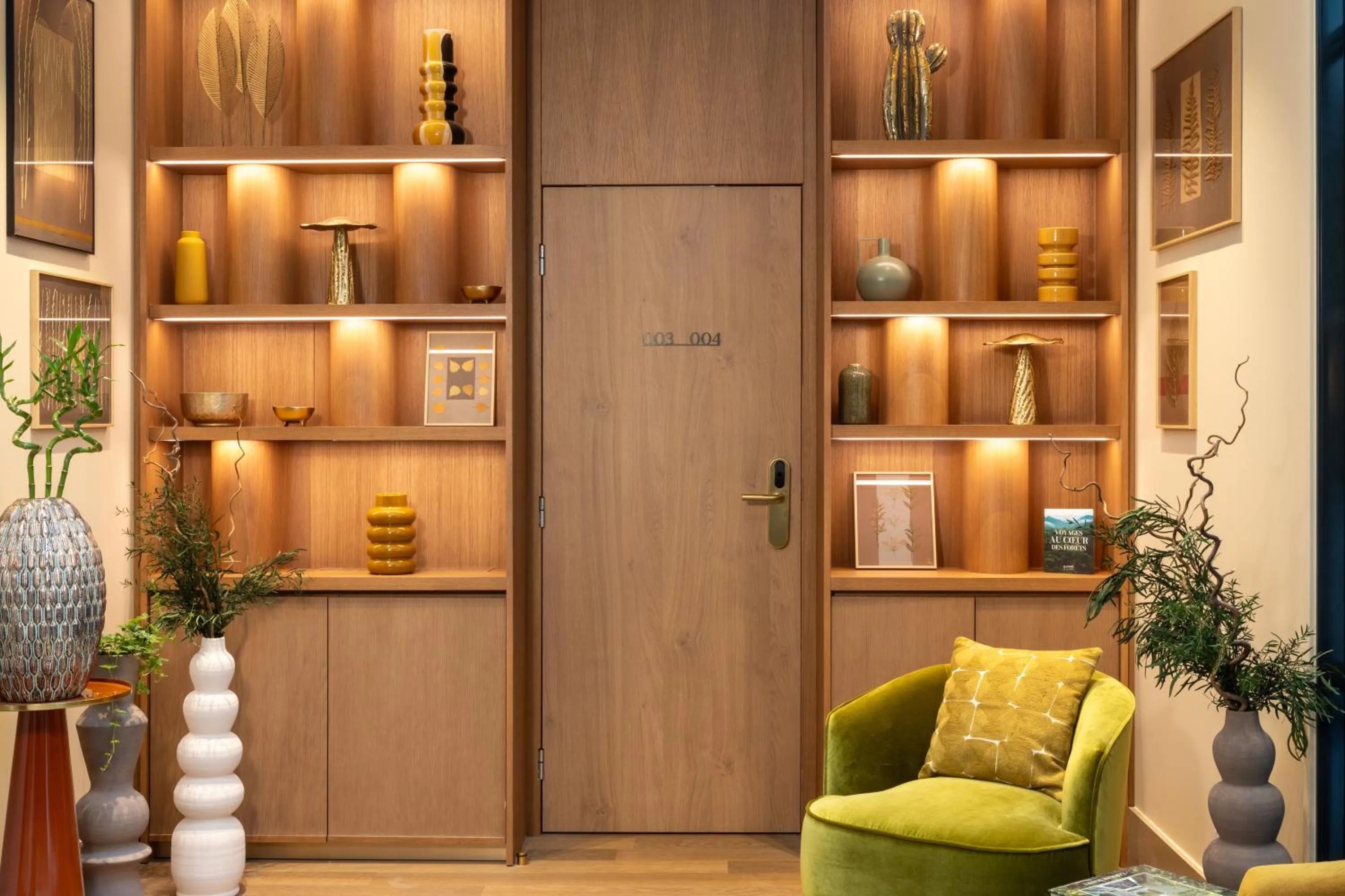 Seating area in Hôtel Le Cardinal