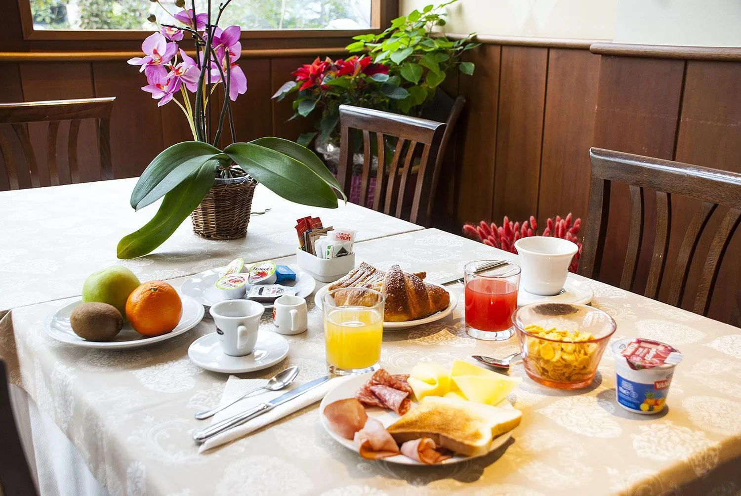 Breakfast in Hotel Italia