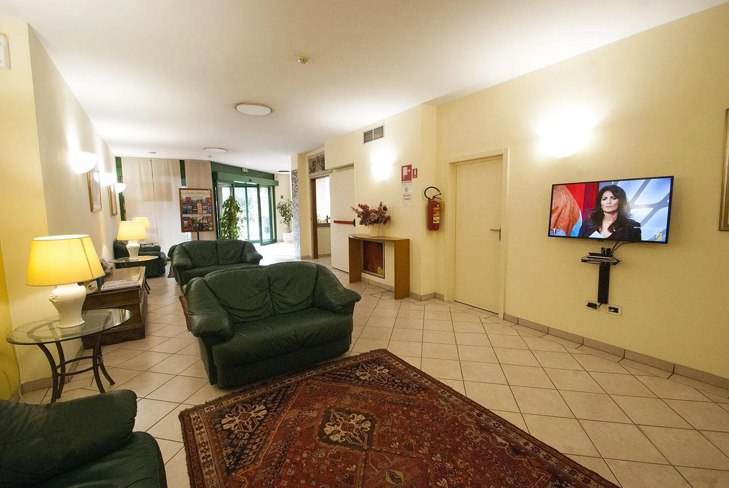Communal lounge/ TV room in Hotel Italia