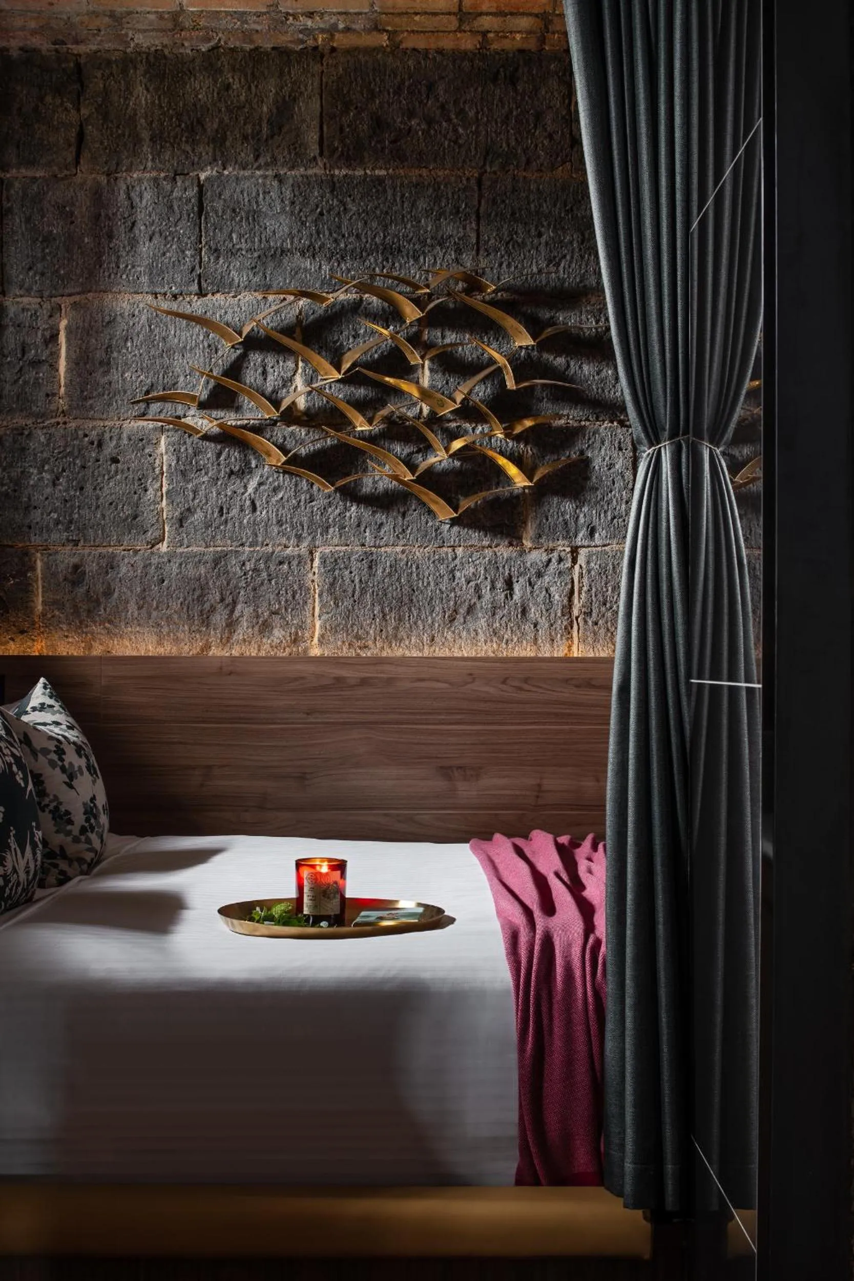 Bed in Adina Apartment Hotel Melbourne, Pentridge