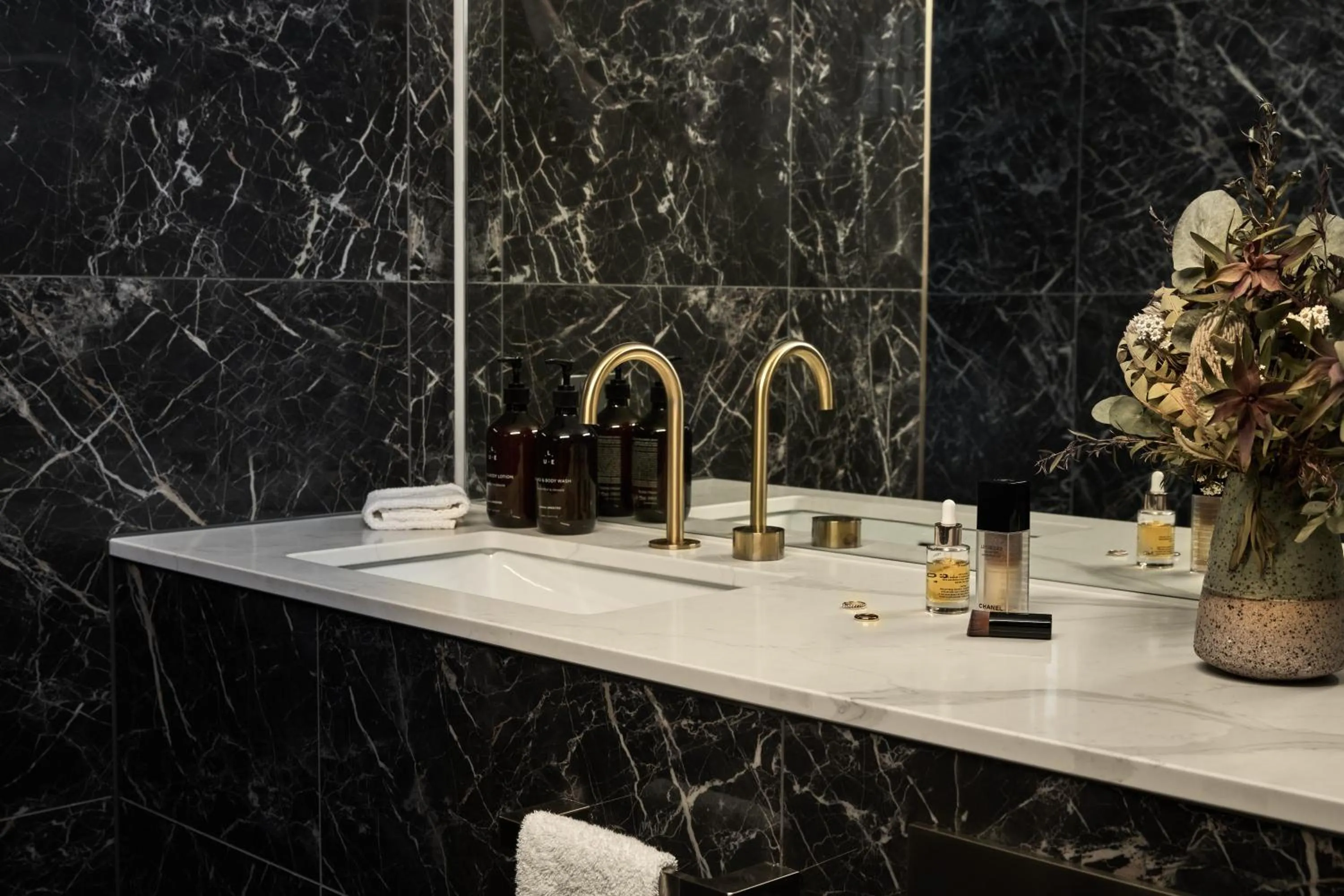 Bathroom in Adina Apartment Hotel Melbourne, Pentridge