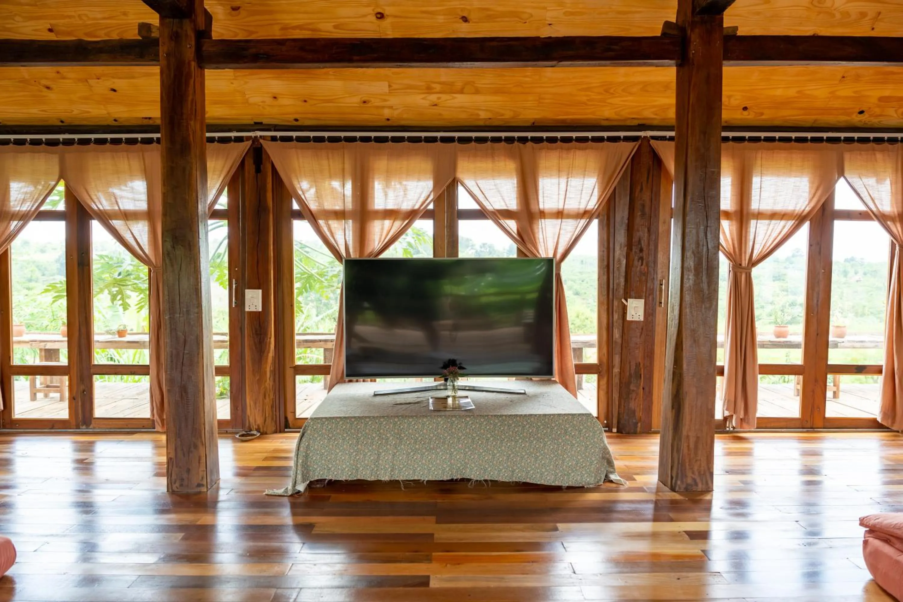 Communal lounge/ TV room in Mộc An Nhiên Farmstay