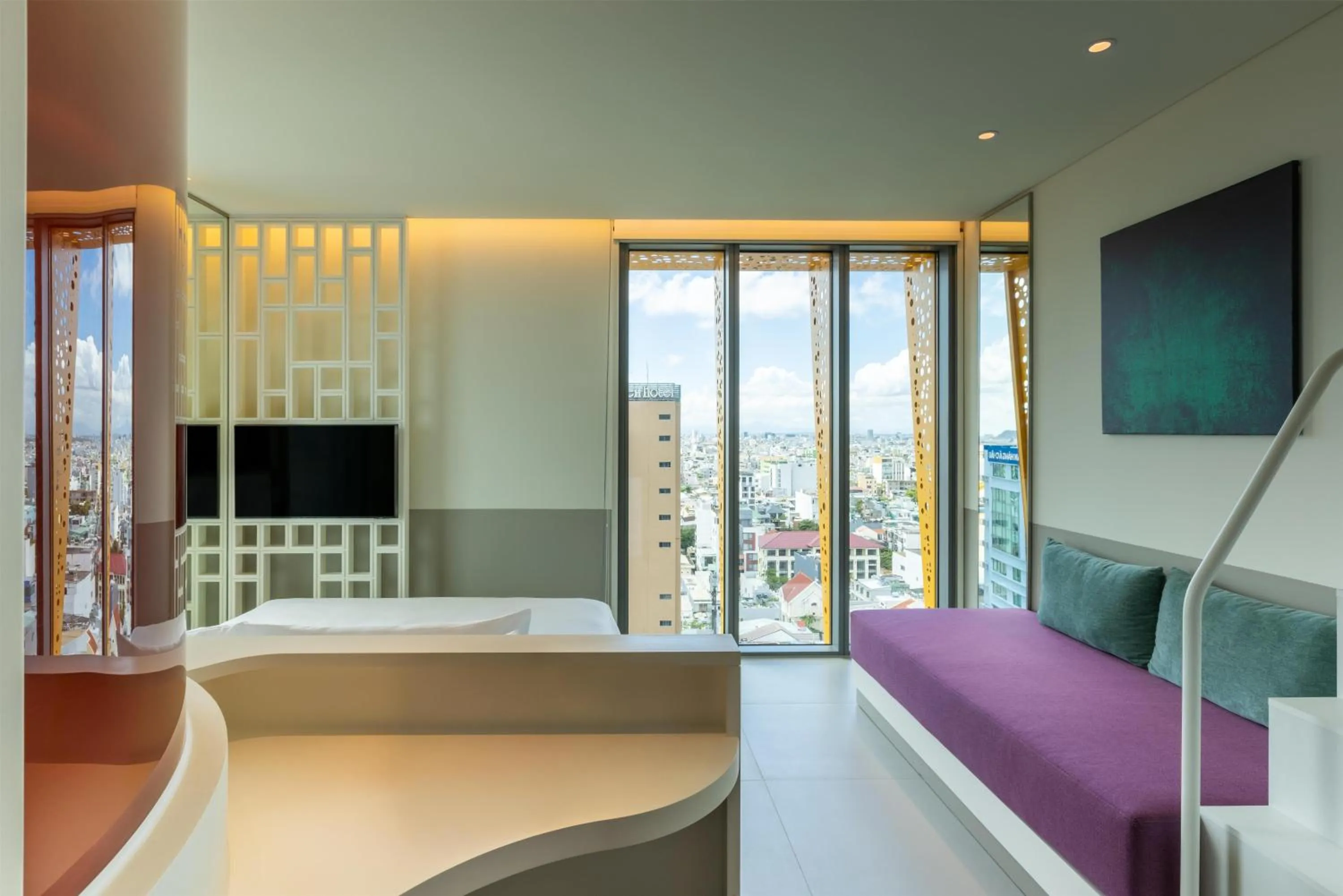 Bed in Wink Danang Centre, Unscripted by Hyatt - 24 Hours stay