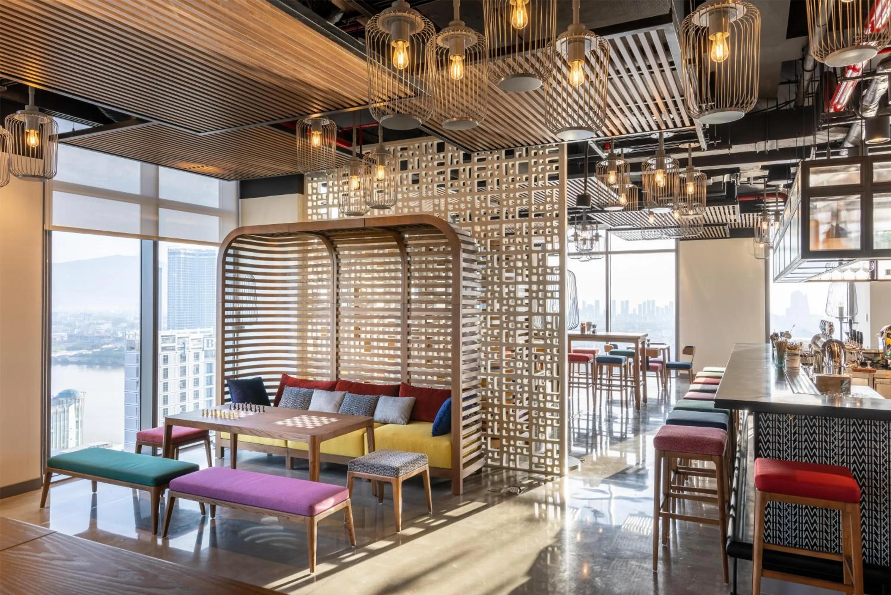 Lounge or bar in Wink Danang Centre, Unscripted by Hyatt - 24 Hours stay