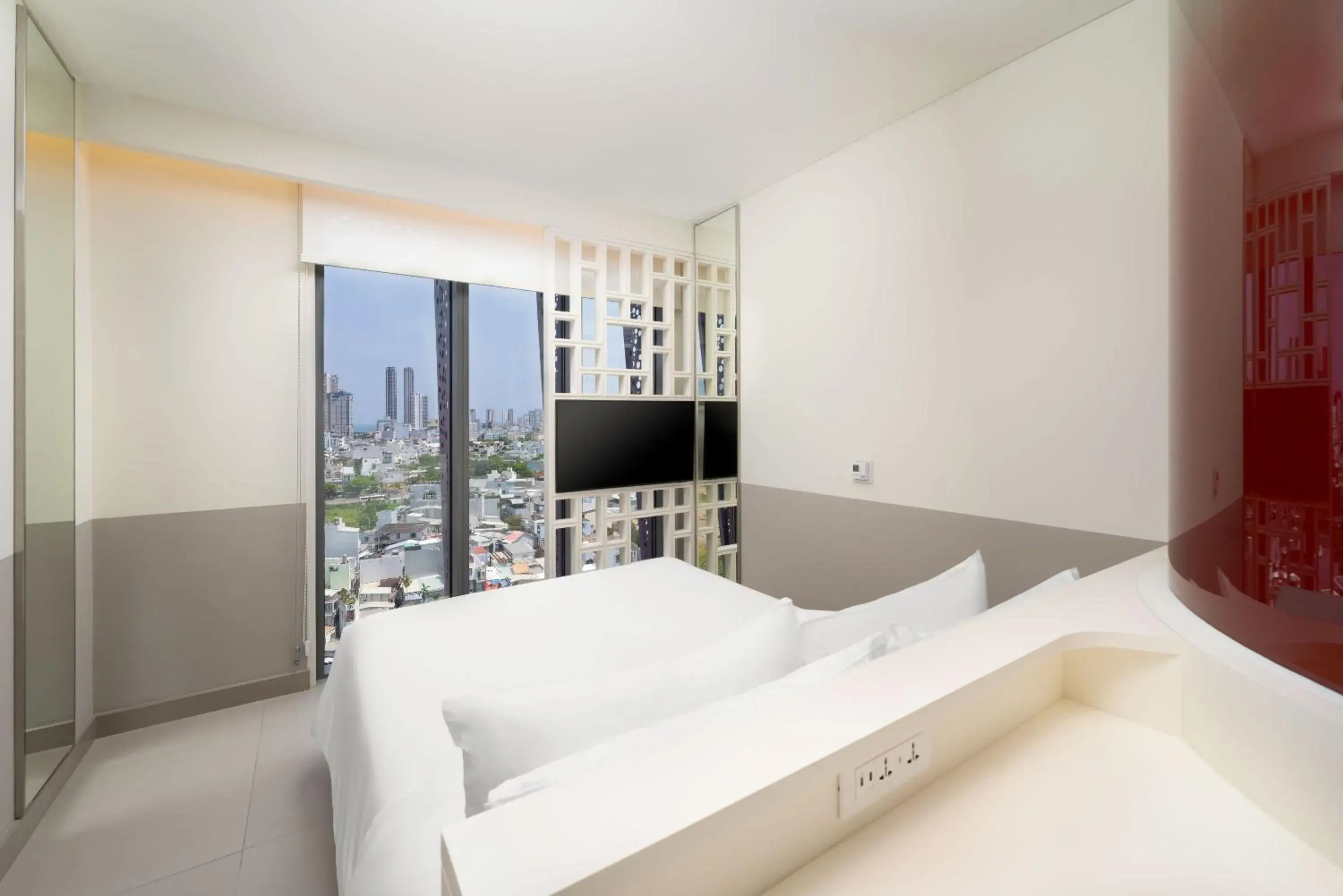 Premier Queen City View in Wink Hotel Danang Centre - 24hrs Lifestyle Stay Premier Queen City View in Wink Hotel Danang Centre - 24hrs Lifestyle Stay