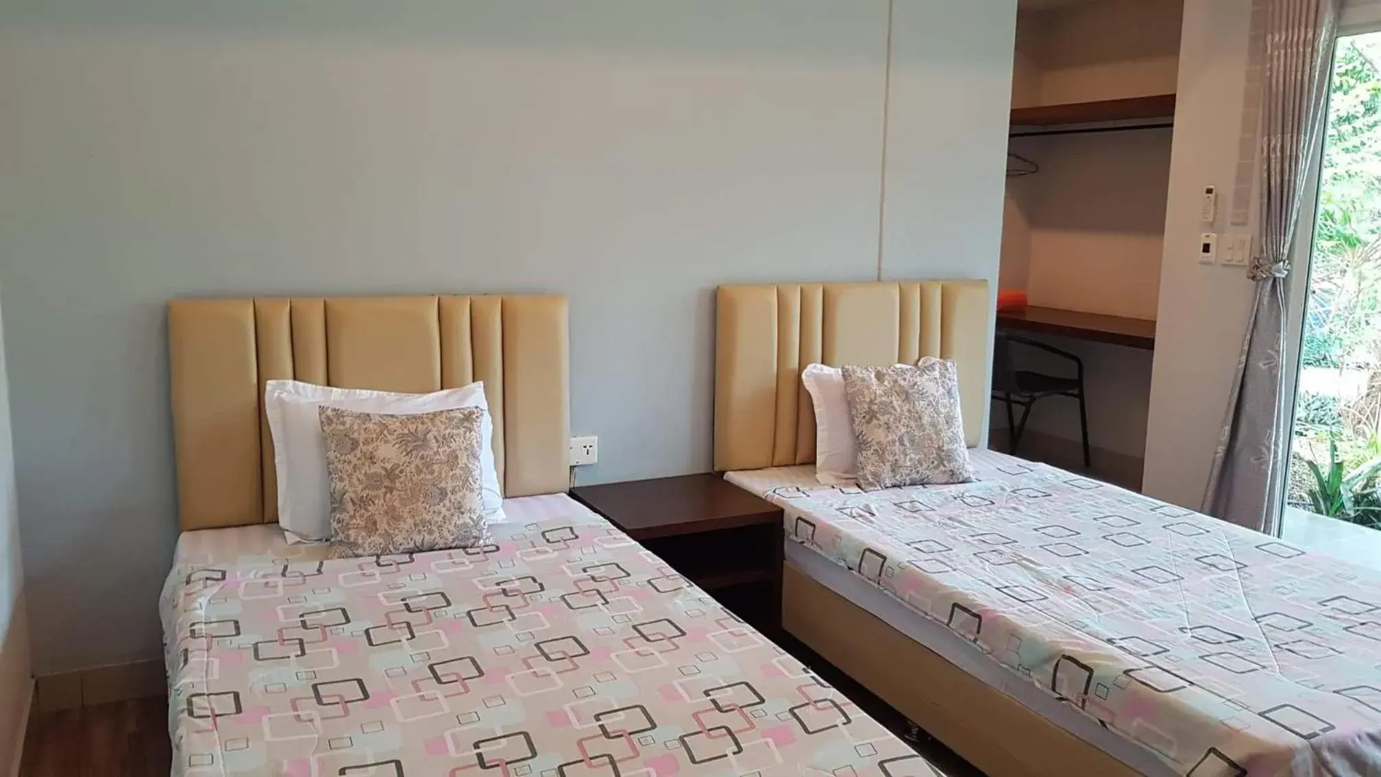 Standard Twin Room in ที รีสอร์ท T Resort Suphanburi Standard Twin Room in ที รีสอร์ท T Resort Suphanburi