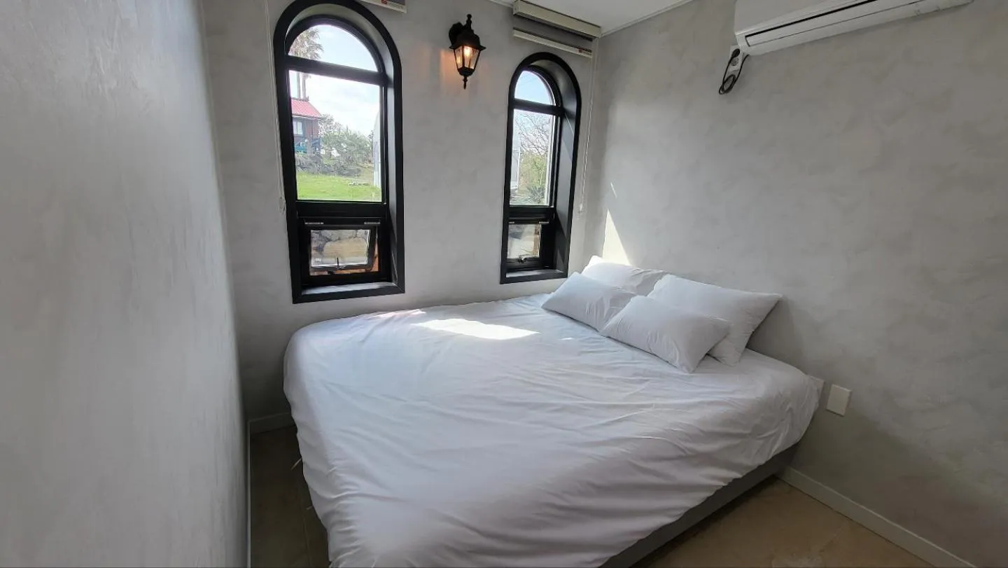 Bed in Aewol Coast 34