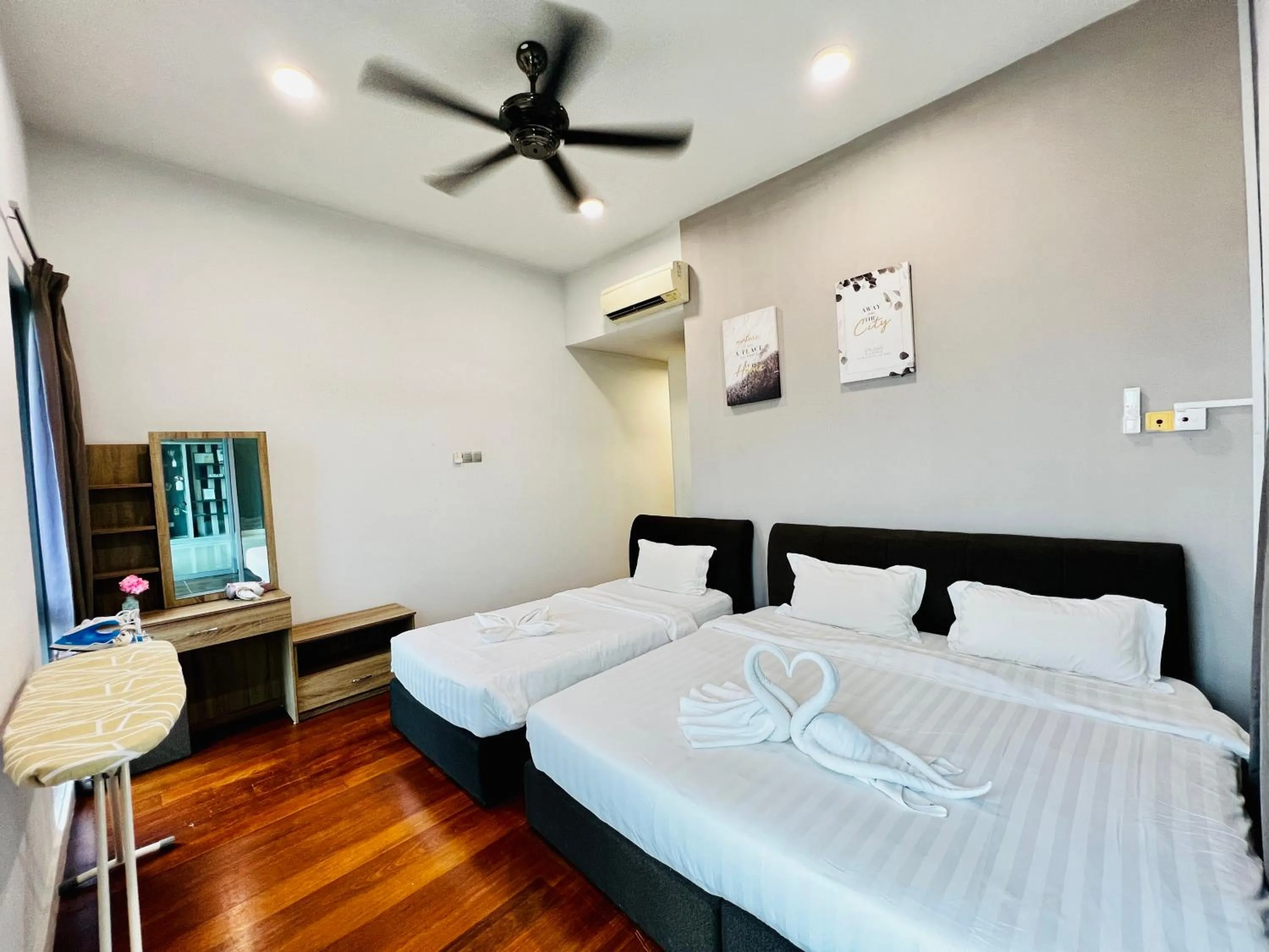 Bed in AJ Suites @ Loft Imago KK