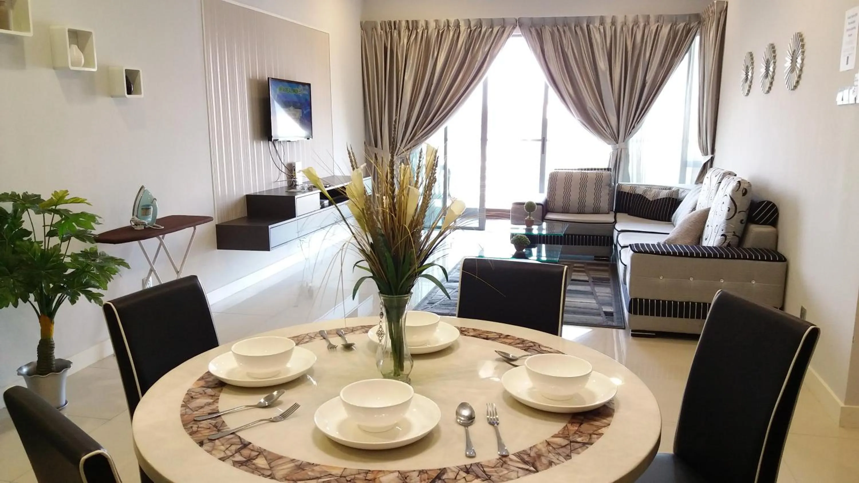 Dining area in AJ Suites @ Loft Imago KK