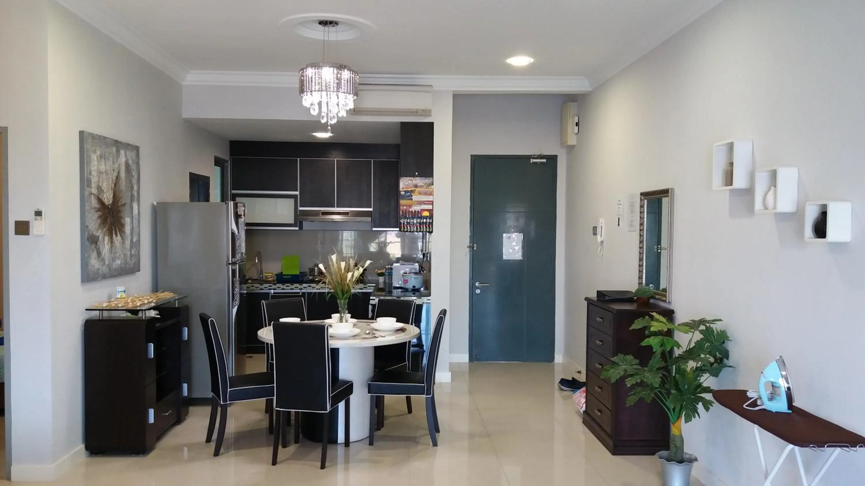 Dining area in AJ Suites @ Loft Imago KK