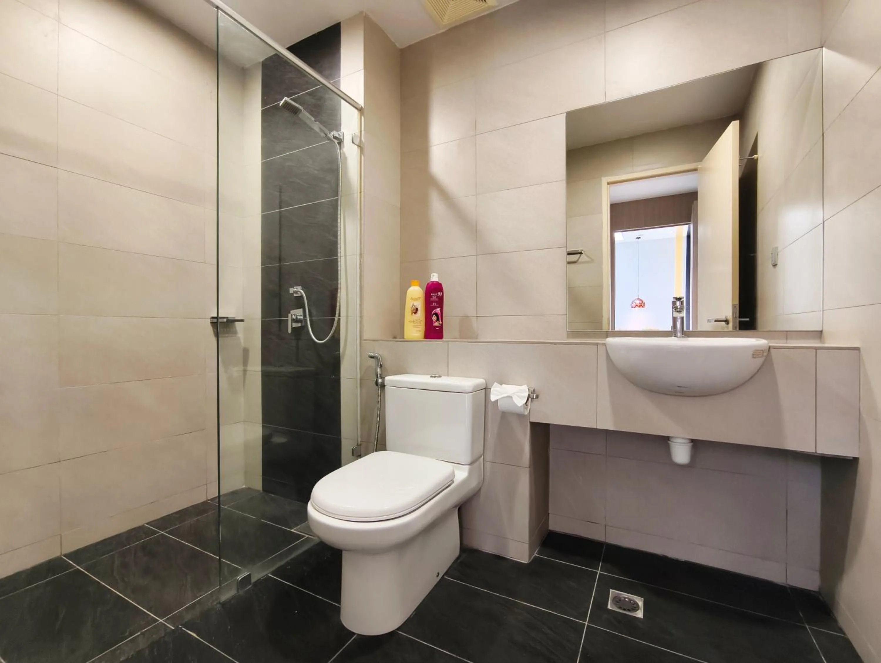 Shower in AJ Suites @ Loft Imago KK