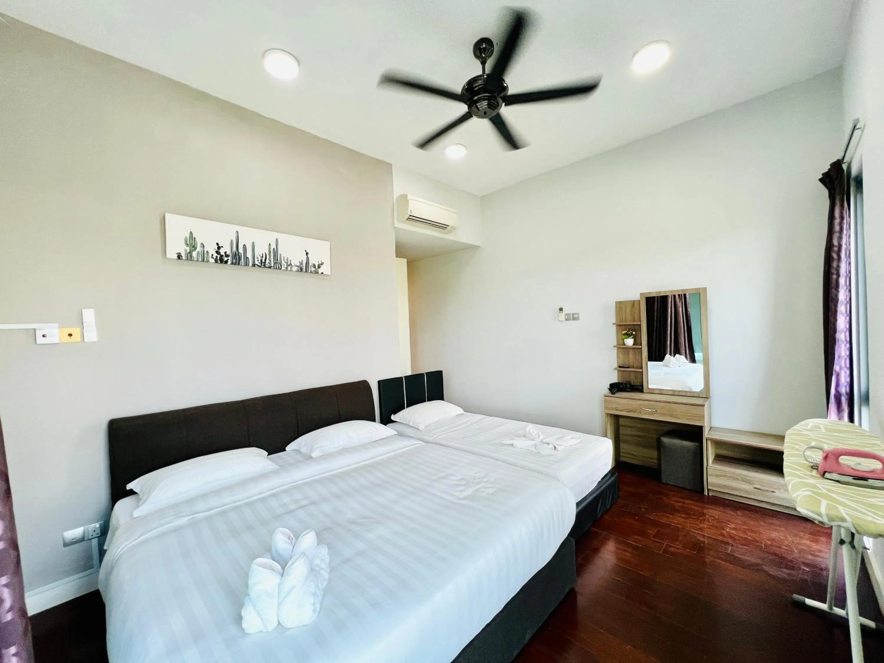 Bed in AJ Suites @ Loft Imago KK