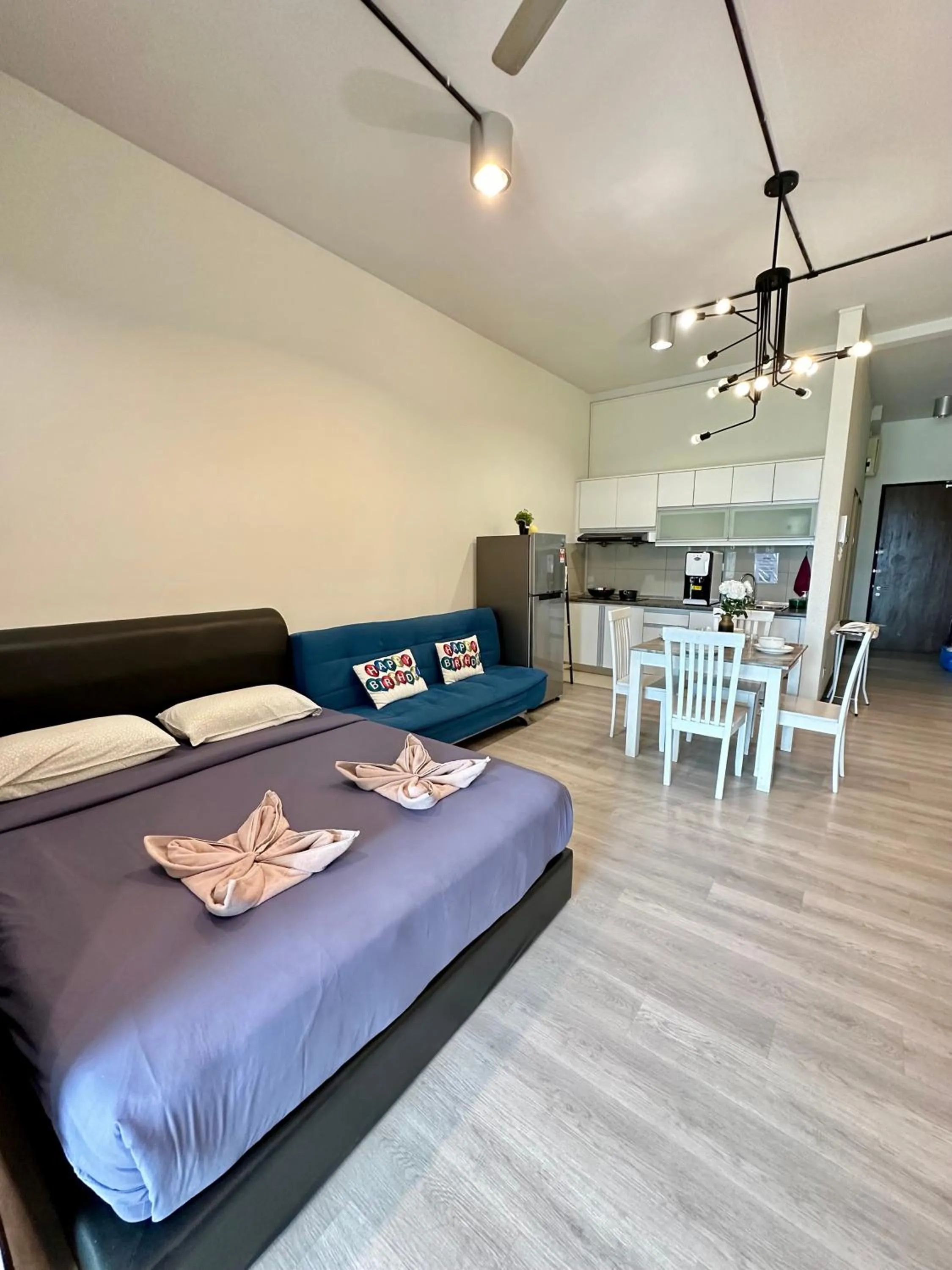 Bed in AJ Suites @ Loft Imago KK