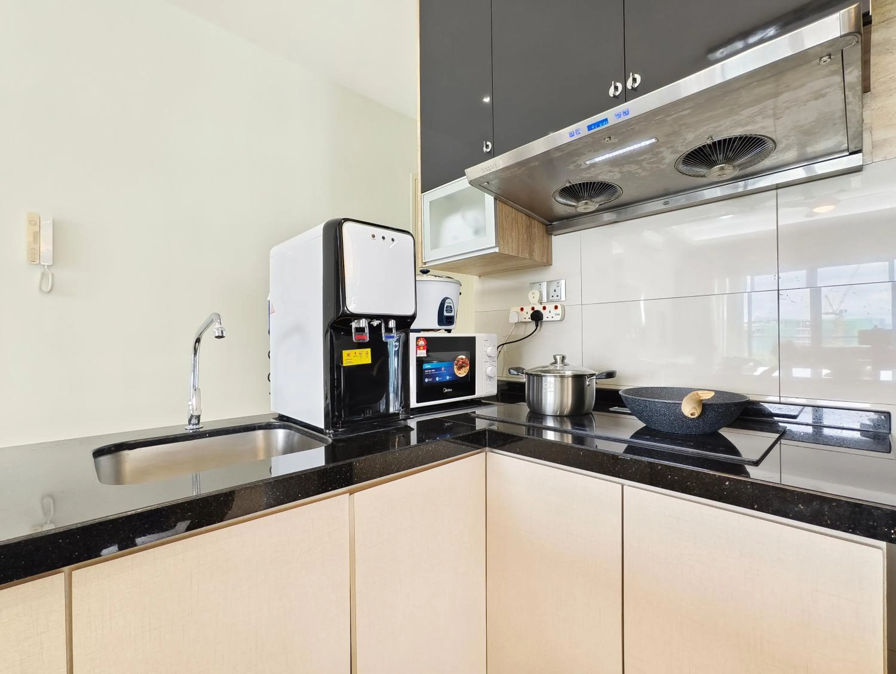 Kitchen or kitchenette in AJ Suites @ Loft Imago KK