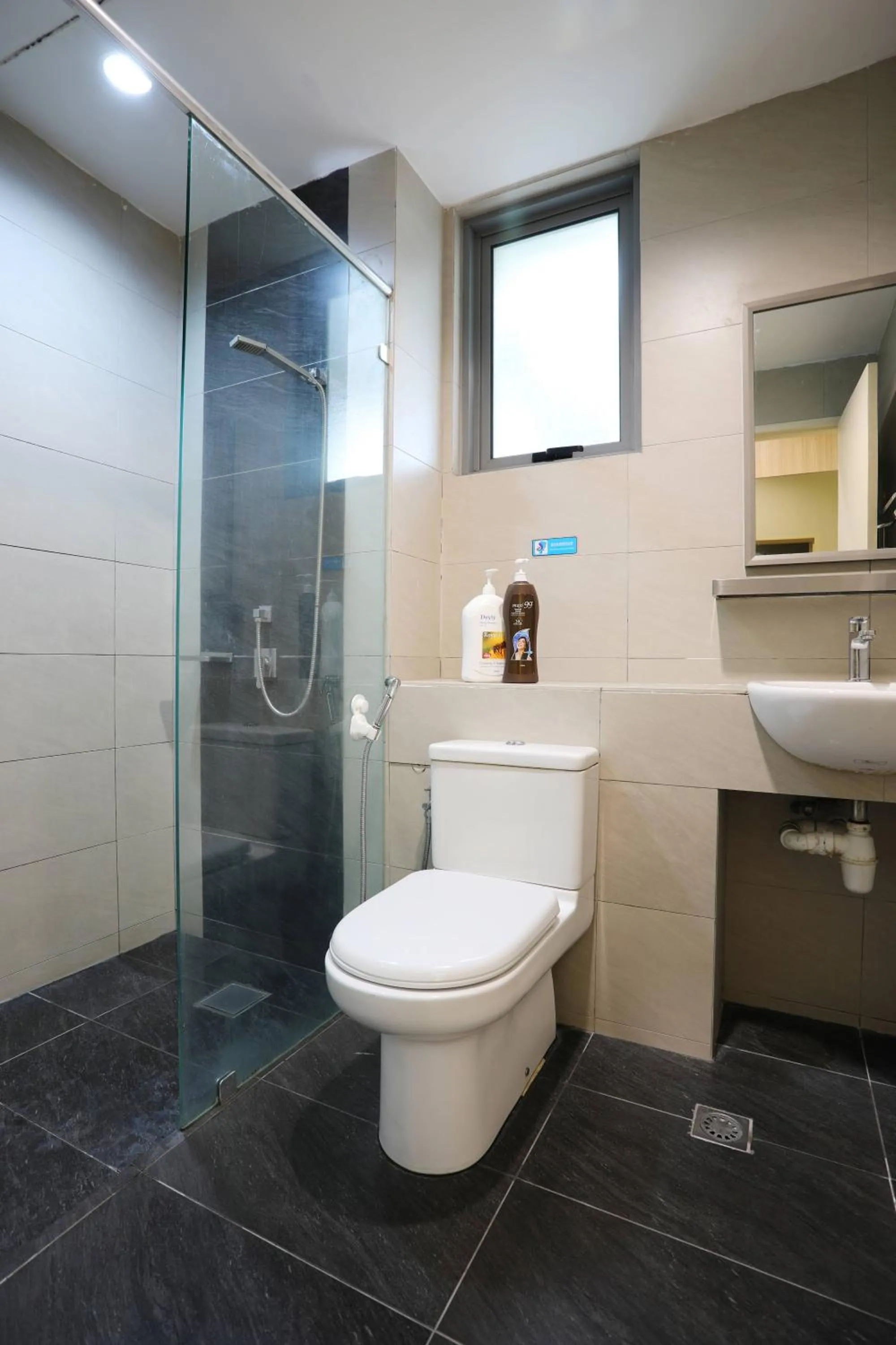 Toilet in AJ Suites @ Loft Imago KK