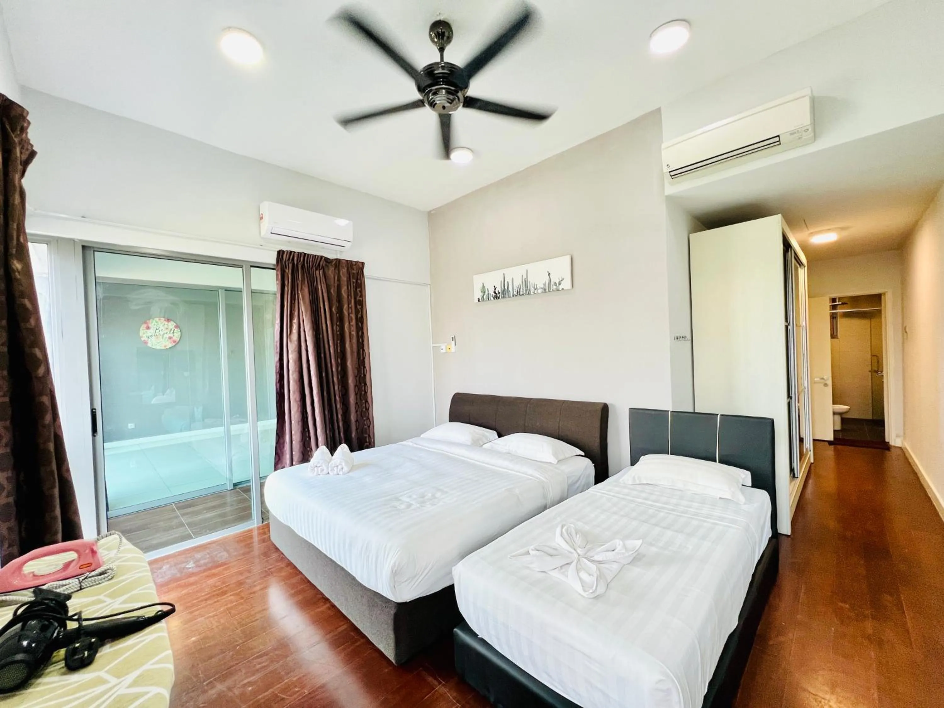 Bed in AJ Suites @ Loft Imago KK