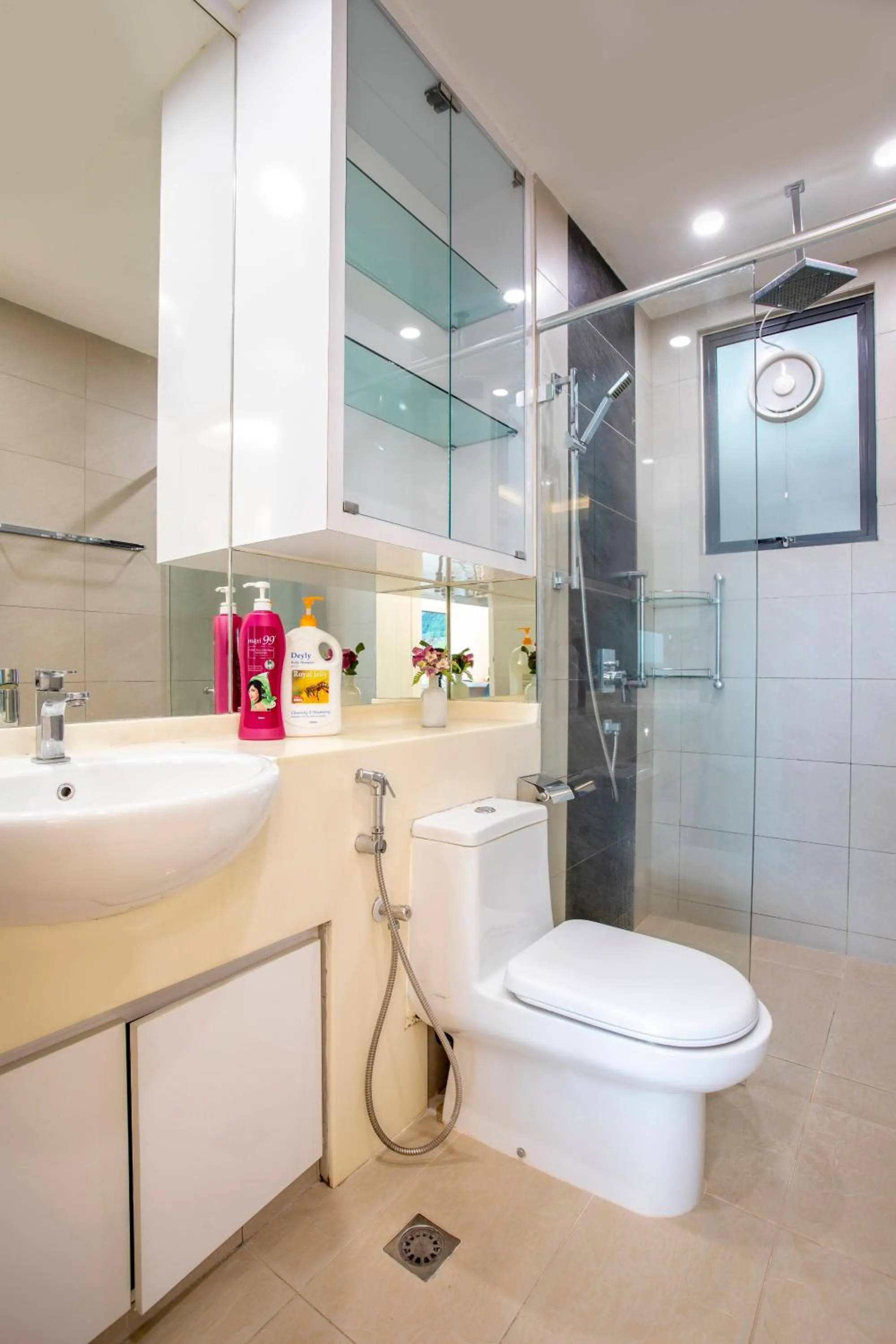 Toilet in AJ Suites @ Loft Imago KK