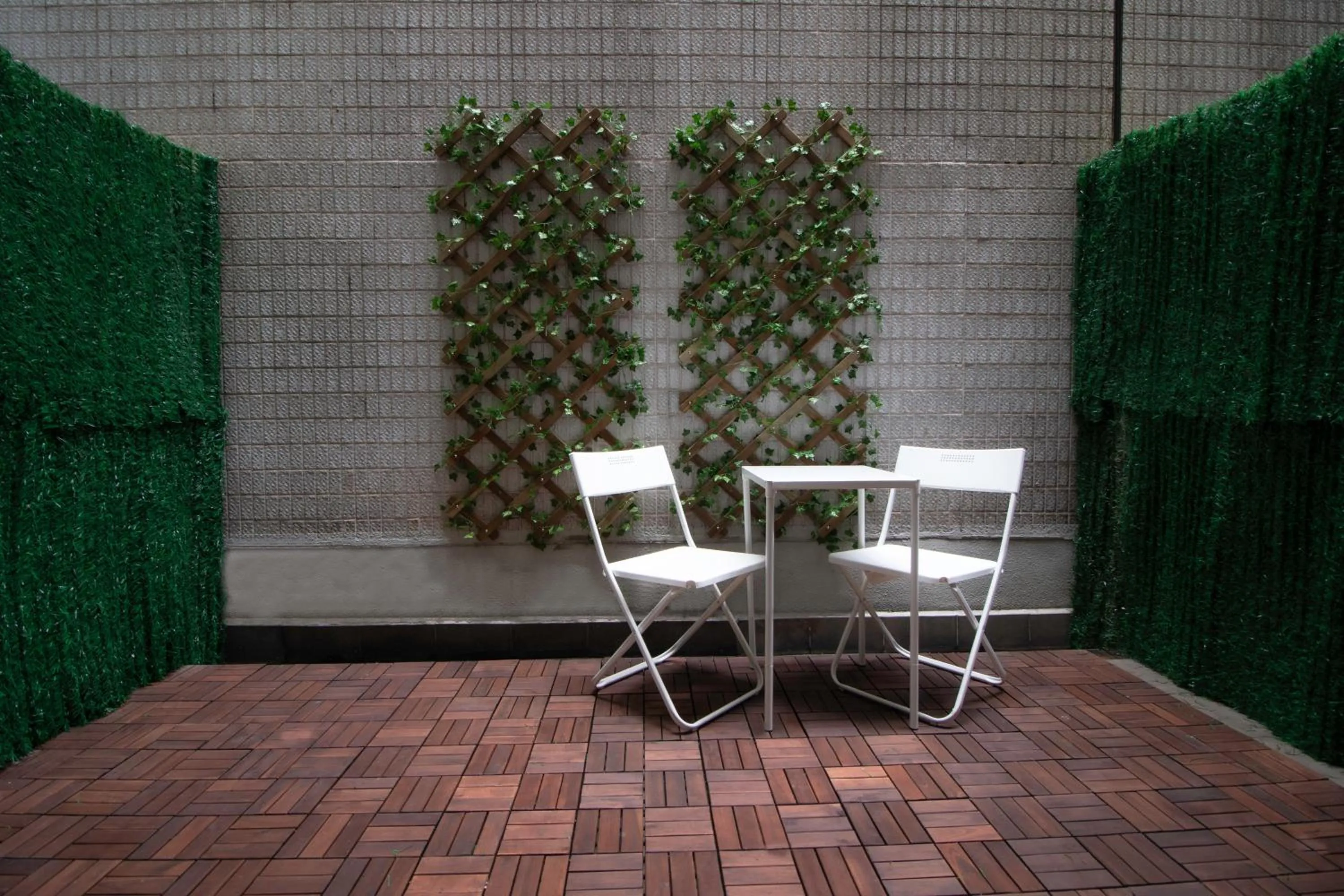 Patio in Victoria Hotel a NuVe Group Collection