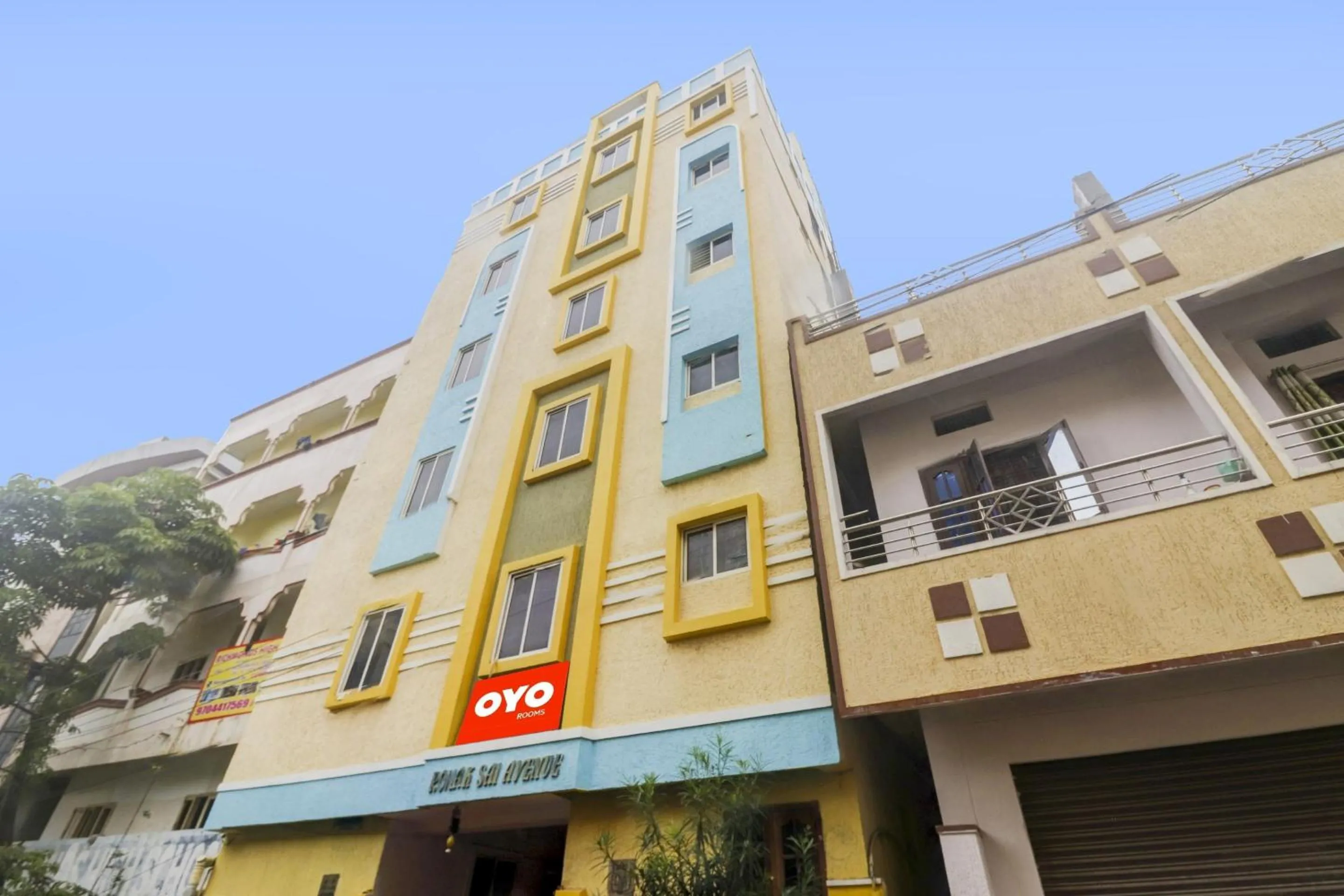 Facade/entrance in Hotel O RR